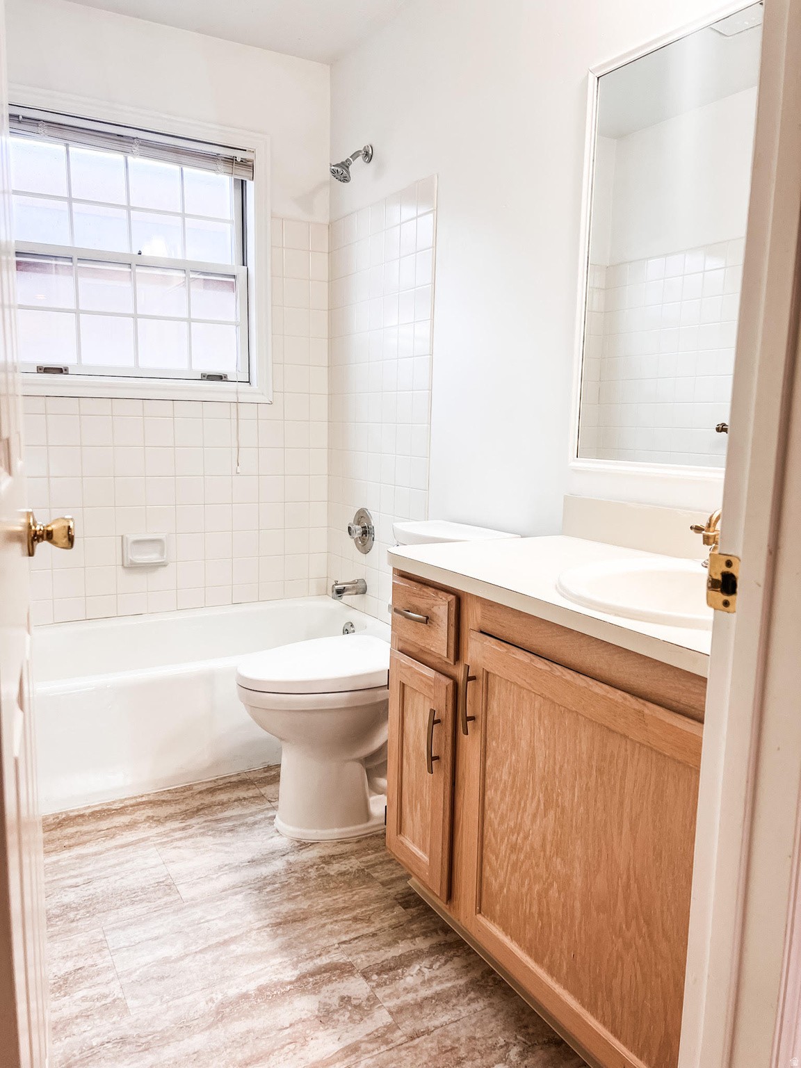 SWISS OAKS CONDOMINIUMS - Residential Lease