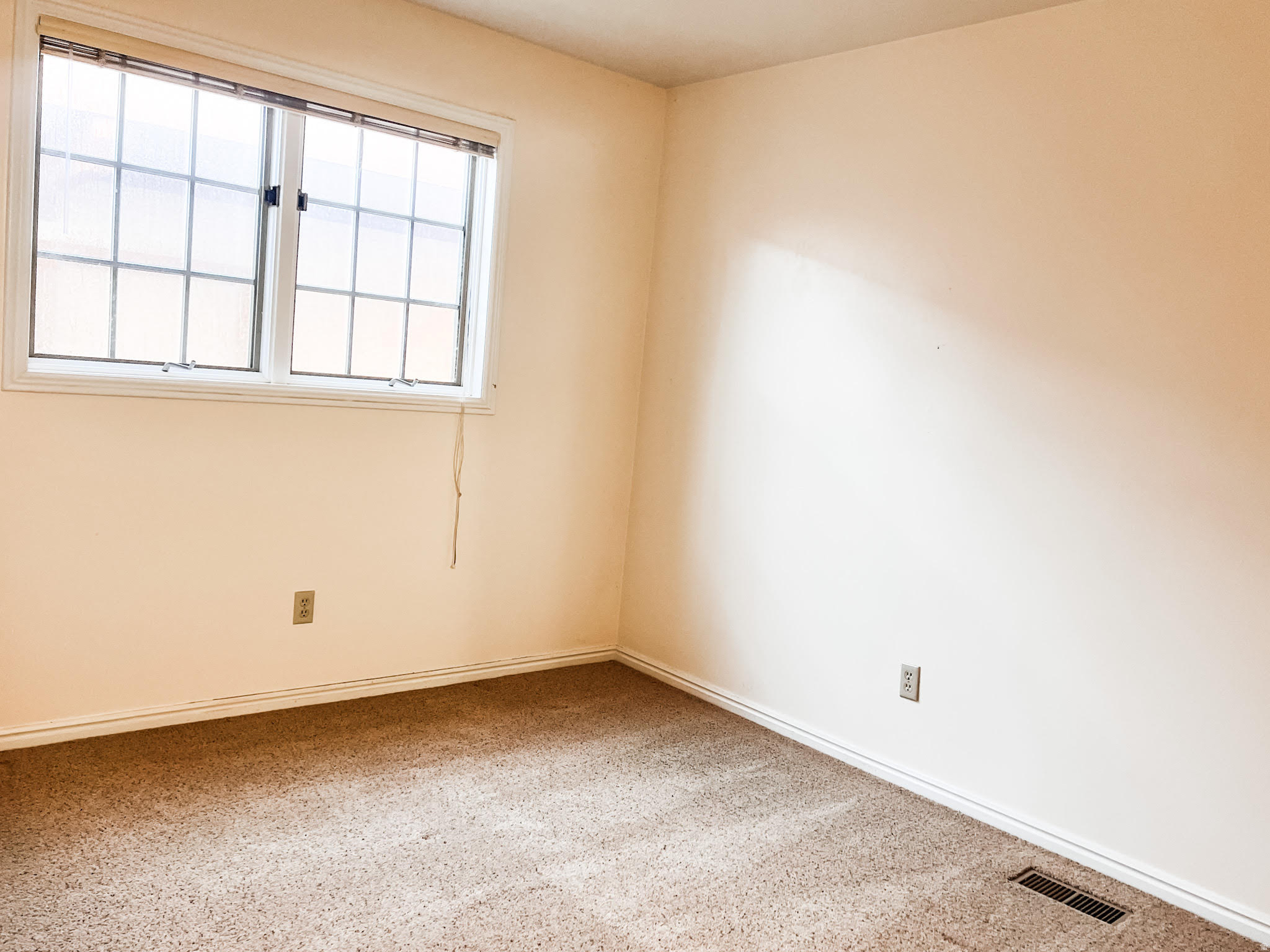 SWISS OAKS CONDOMINIUMS - Residential Lease