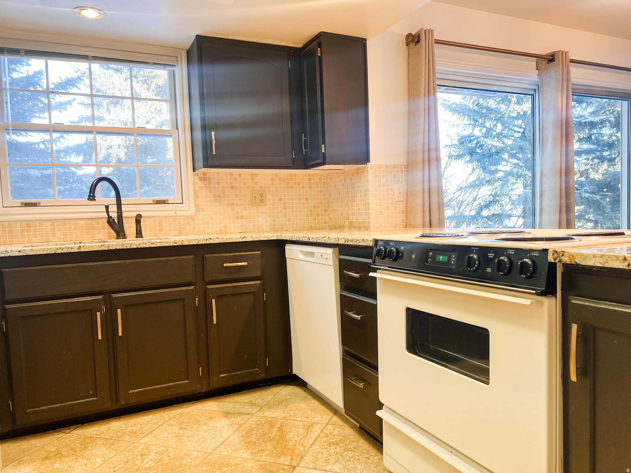 Opportunity knocks in the heart of Midway! This 2-bedroom, 2-bath main-floor condo offers a functional layout with no stairs and easy access for everyday living. Perfect for those seeking flexibility, the lease terms are adaptable-available month-to-month or for 3- to 6-month stays.  The home features quartz kitchen countertops and a tile backsplash, with a comfortable layout ideal for full-time living, a seasonal stay, or a transitional rental. It can be offered partially furnished or unfurnished to suit your needs. Step out from your living room onto a peaceful patio and enjoy summer BBQs while taking in serene valley views.  A detached one-car garage provides convenient parking and extra storage. Located just minutes from Midway's charming Main Street, golf courses, parks, and year-round outdoor recreation, this property offers both convenience and lifestyle.  Community amenities include a fitness center, clubhouse with game room, sauna/steam room, racquetball court, tennis and pickleball courts, picnic areas, and playground.  Please note: the property is currently listed for sale. Tenant agrees to allow showings with 2448 hours' notice.  Flexible lease options and furnishing choices make this a great fit for a variety of needs-whether you're in between homes, working remotely, or simply looking to enjoy all that Midway has to offer.
