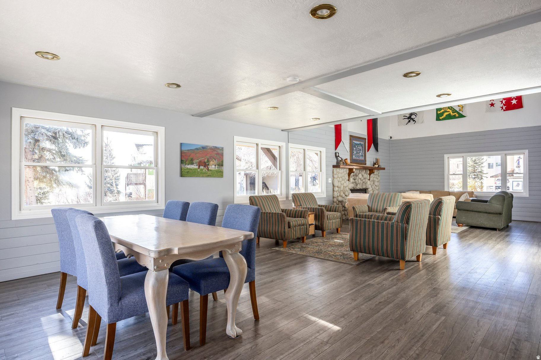 SWISS OAKS CONDOMINIUMS - Residential Lease