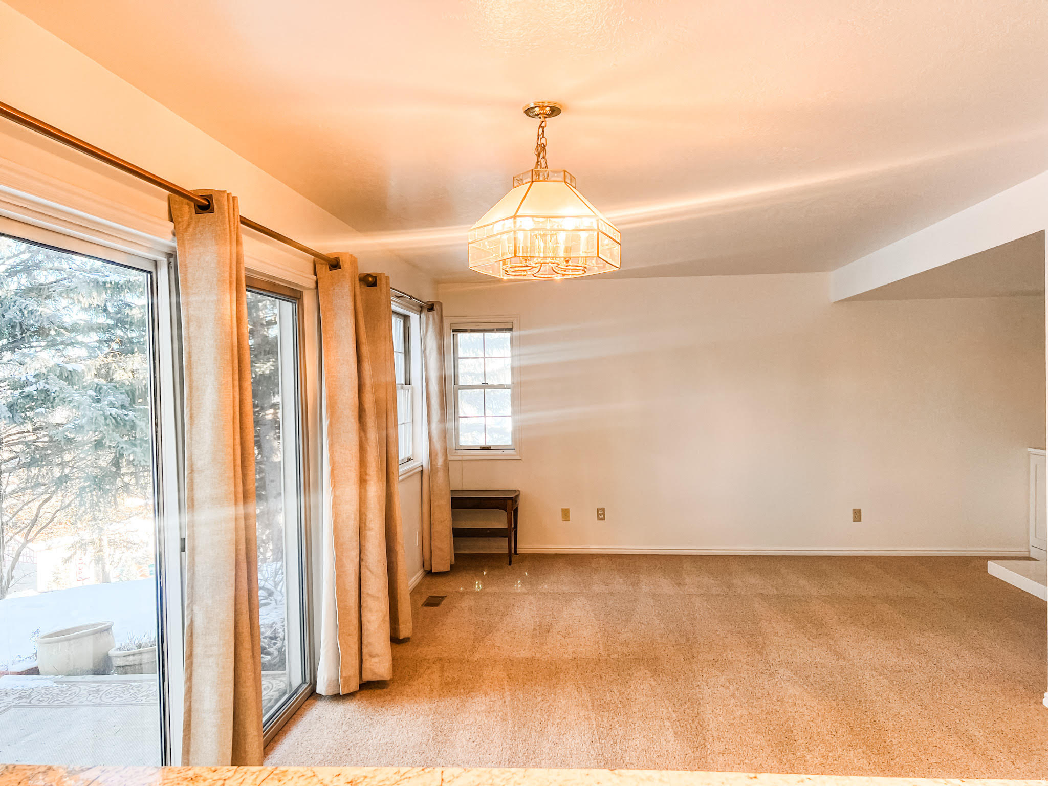 SWISS OAKS CONDOMINIUMS - Residential Lease