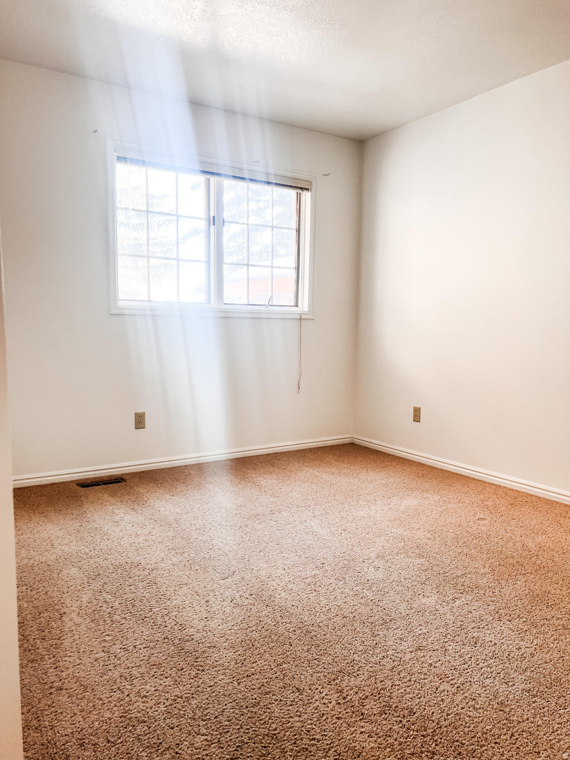 SWISS OAKS CONDOMINIUMS - Residential Lease