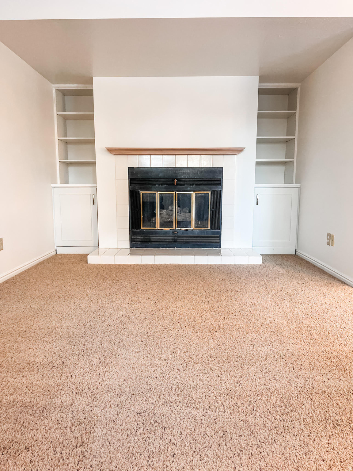 SWISS OAKS CONDOMINIUMS - Residential Lease