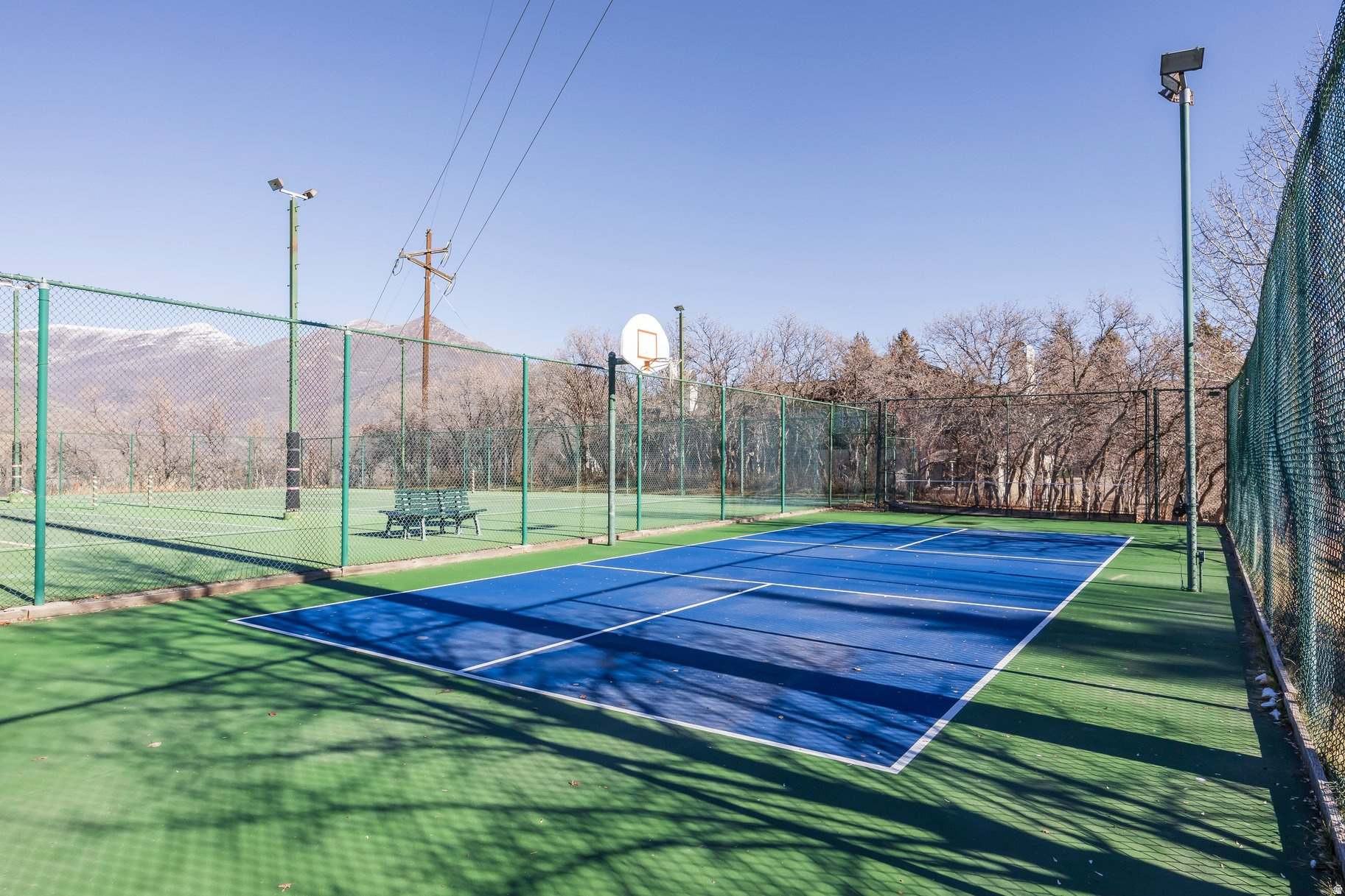 SWISS OAKS CONDOMINIUMS - Residential Lease