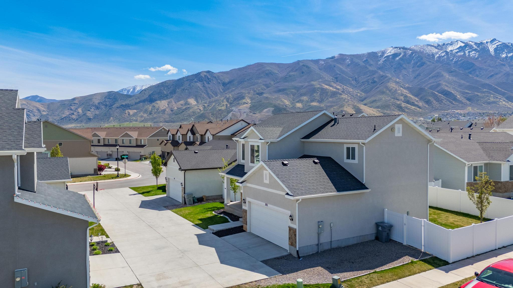 APPLE HOLLOW - Residential