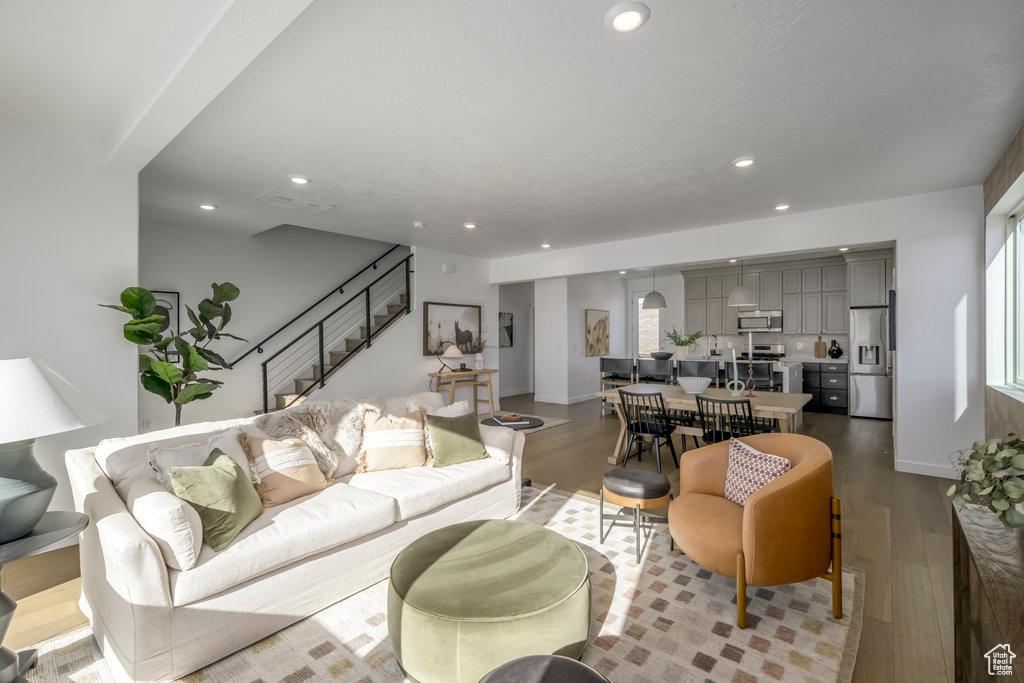 THE POINTE - Residential