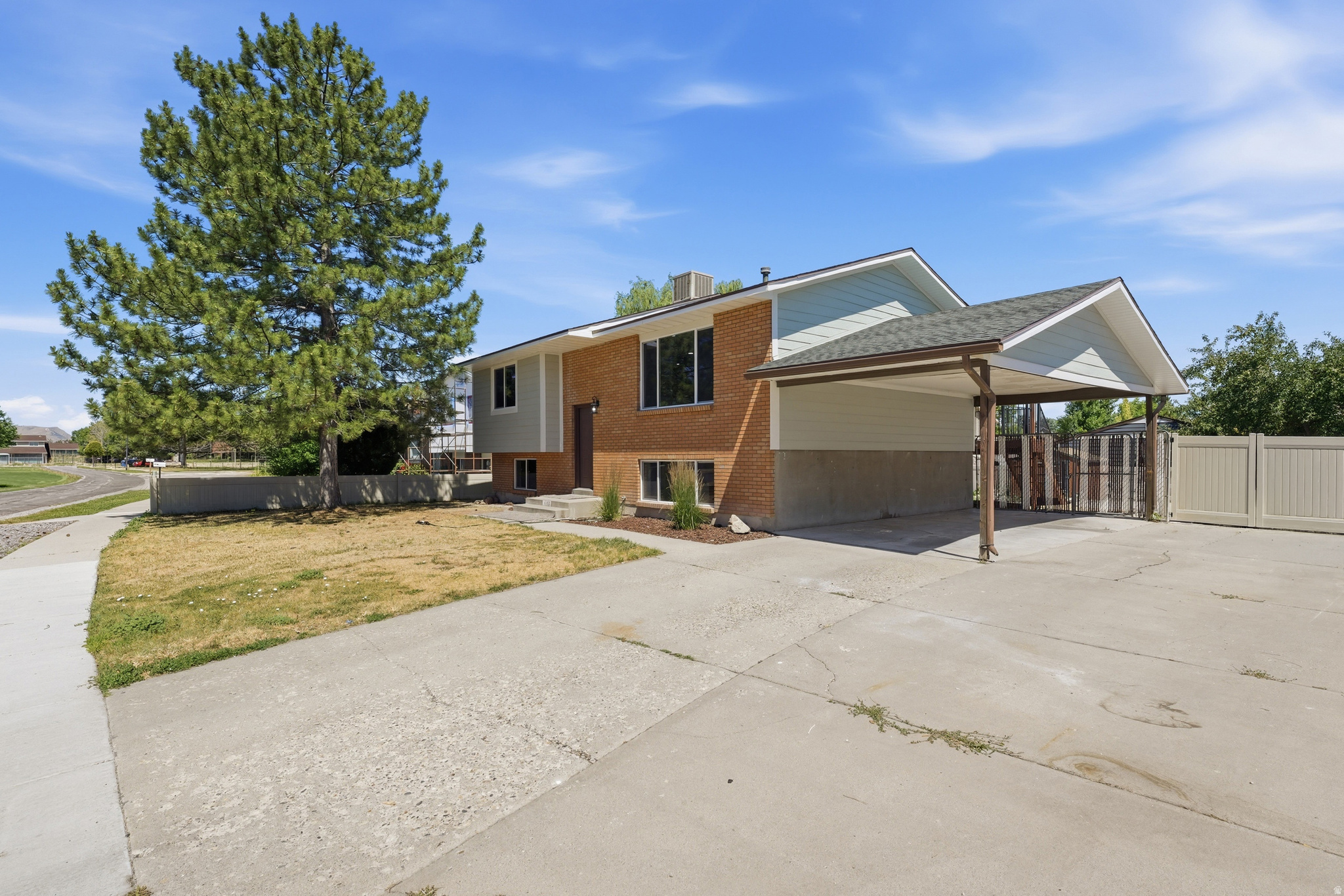 VALLEY DOWN #8 - Residential