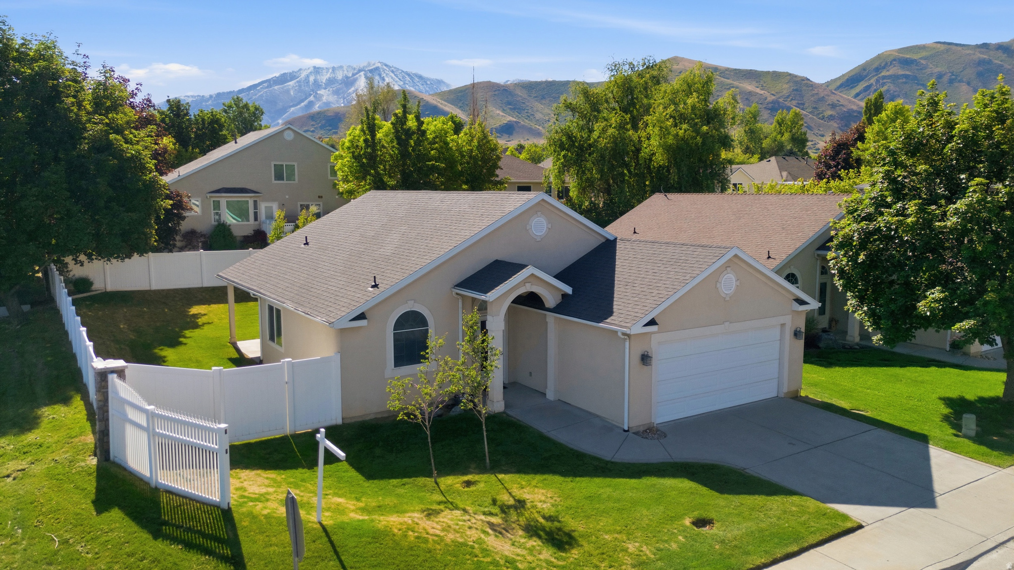 BROOKSIDE - Residential