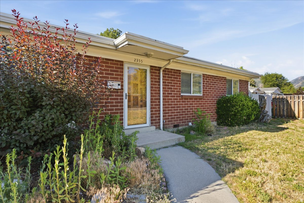 AUBURN HEIGHTS - Residential