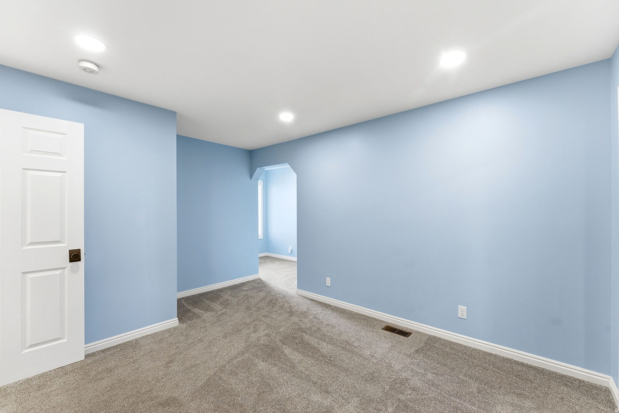 SWISS OAKS CONDOMINIUMS - Residential Lease