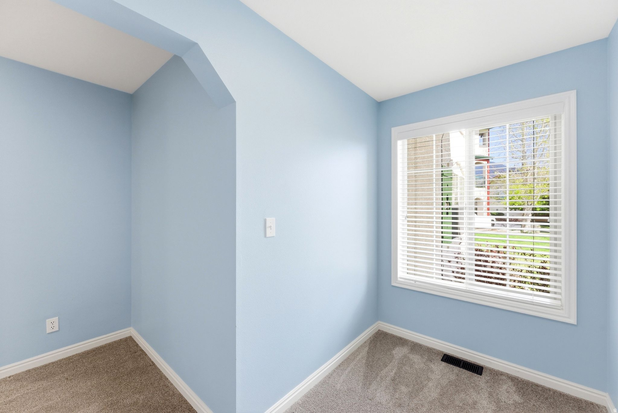 SWISS OAKS CONDOMINIUMS - Residential Lease