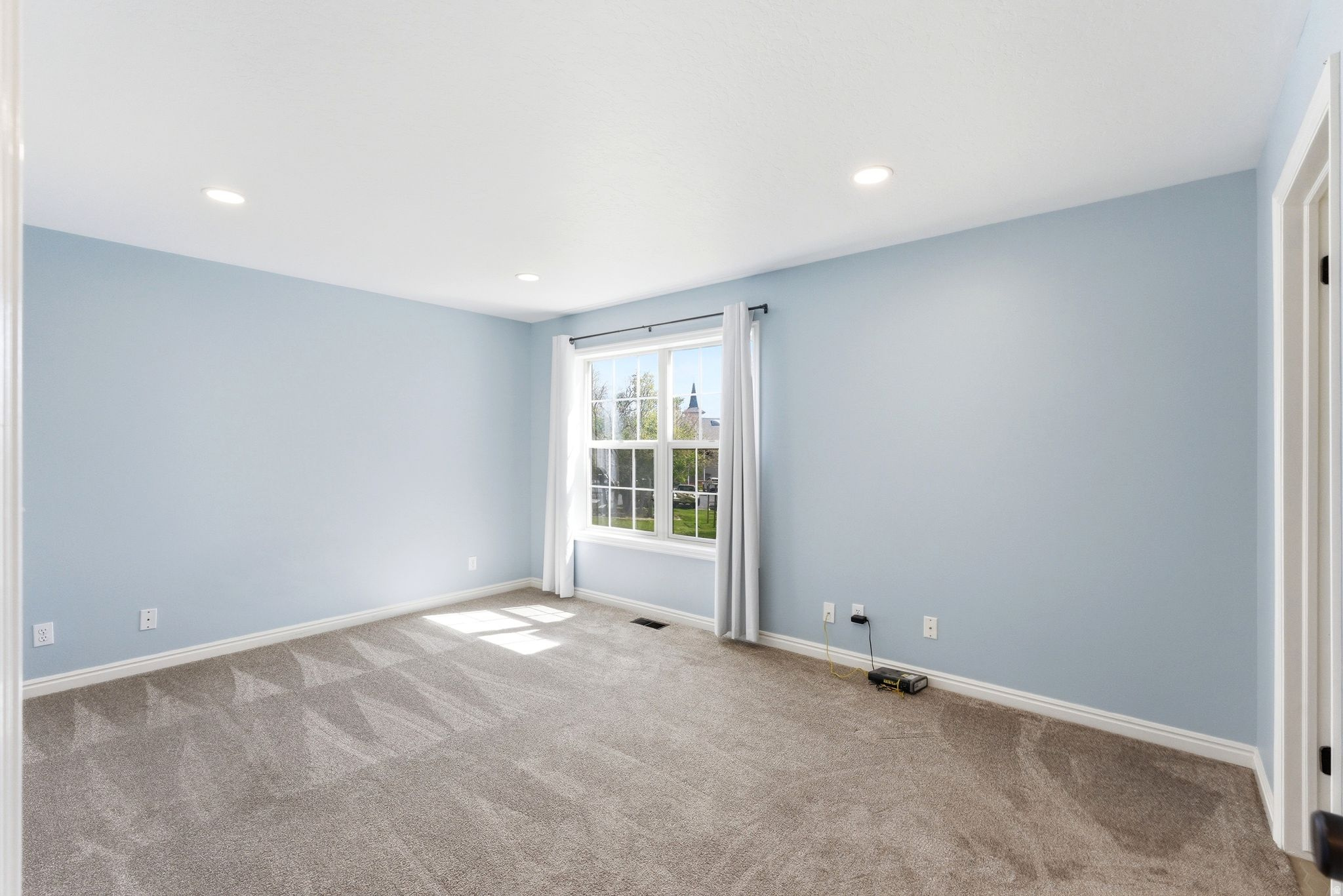 SWISS OAKS CONDOMINIUMS - Residential Lease