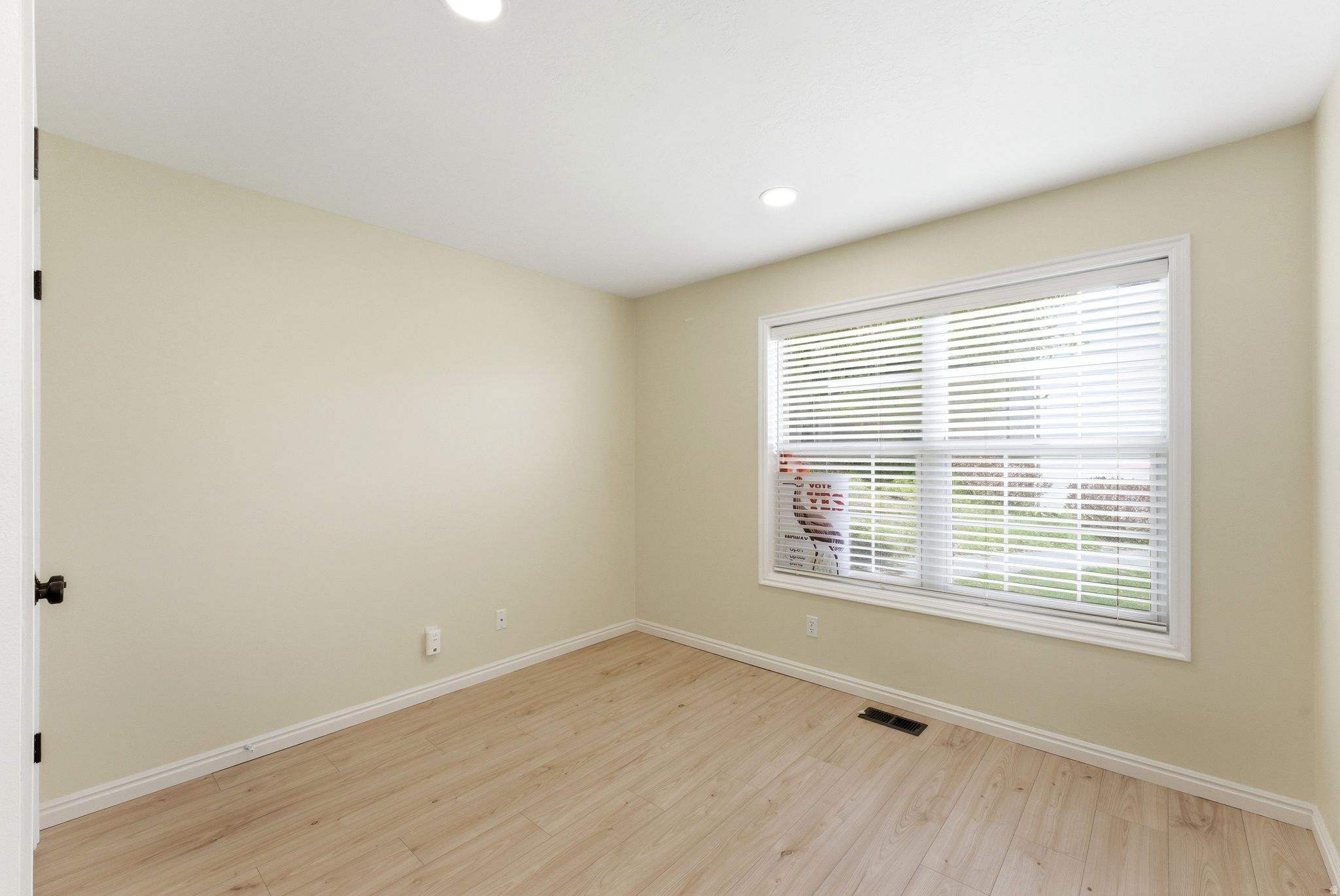 SWISS OAKS CONDOMINIUMS - Residential Lease