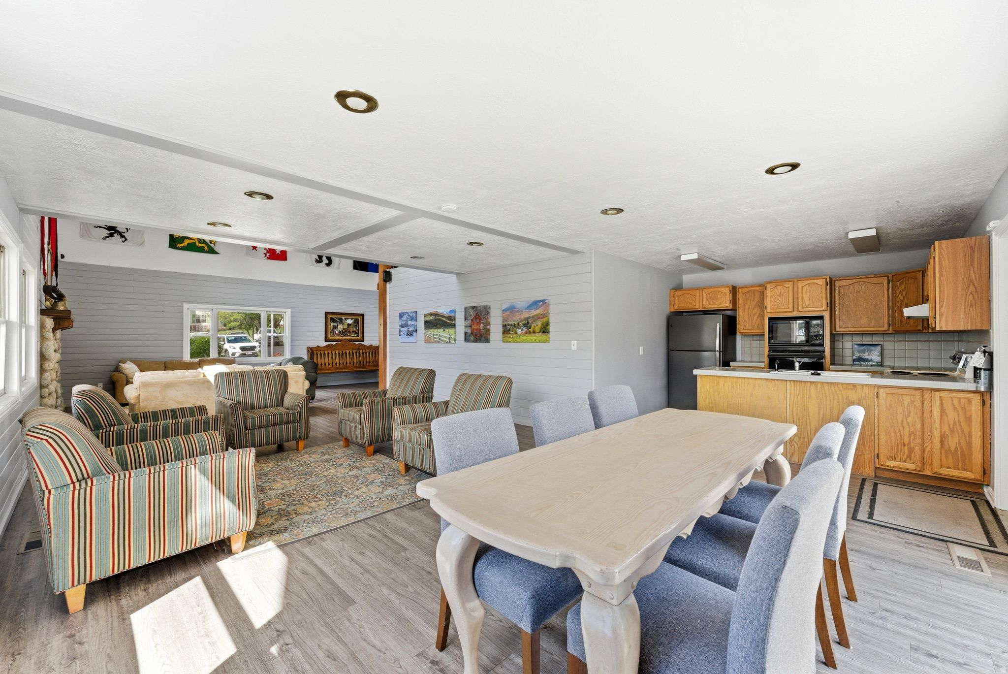 SWISS OAKS CONDOMINIUMS - Residential Lease