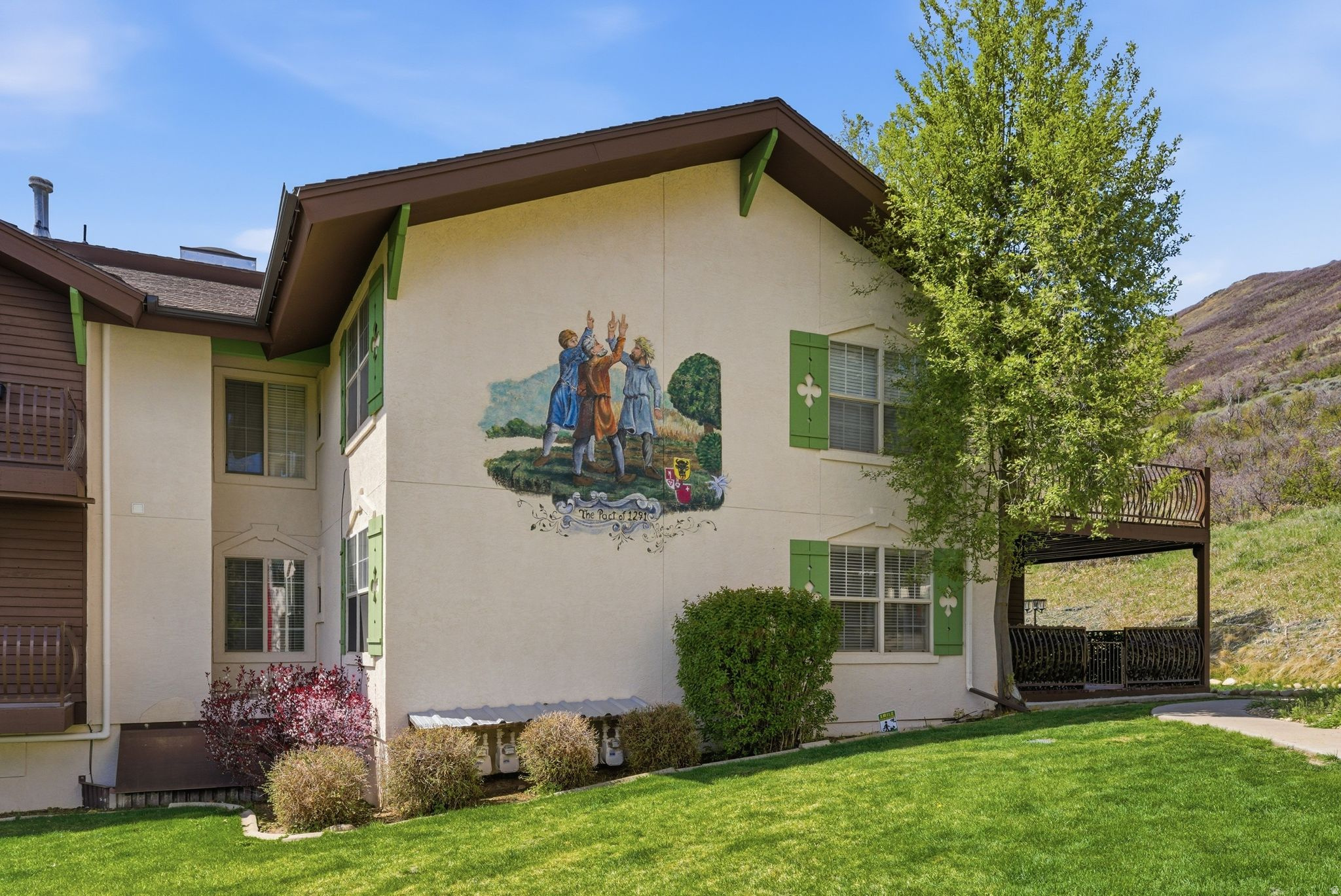 SWISS OAKS CONDOMINIUMS - Residential Lease