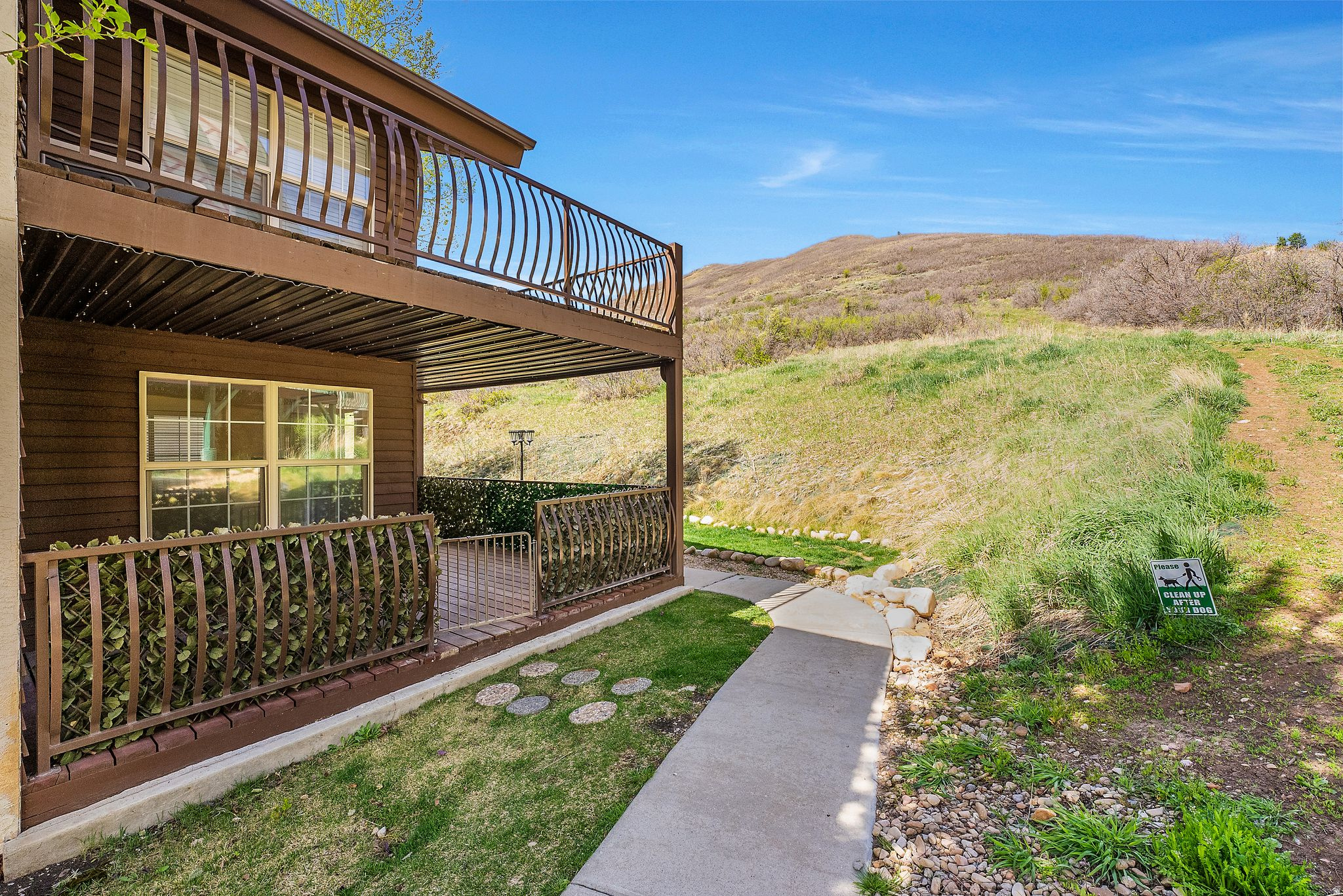 SWISS OAKS CONDOMINIUMS - Residential Lease