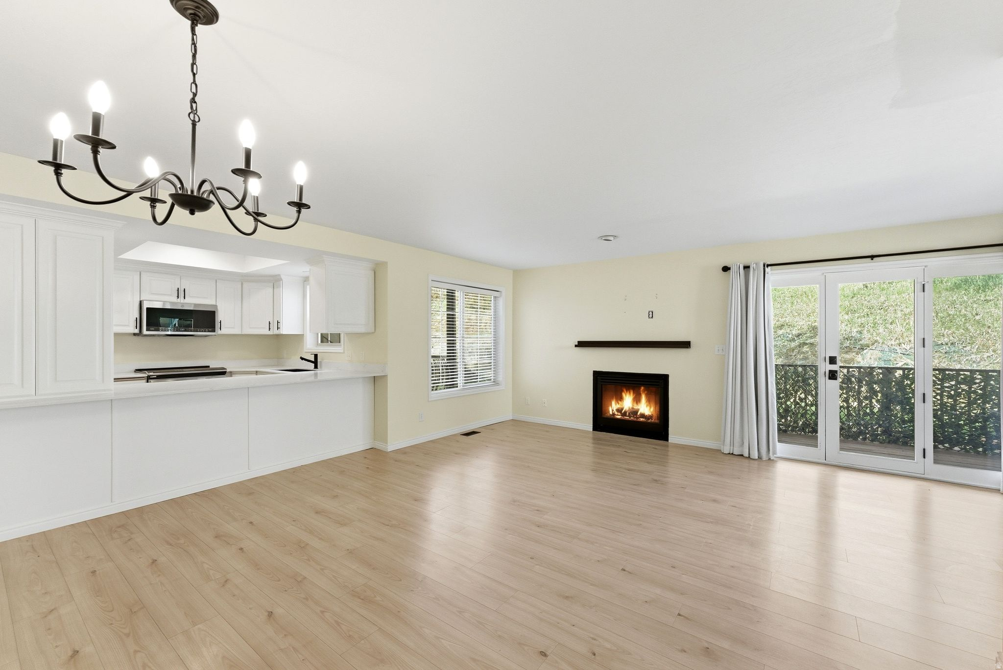 SWISS OAKS CONDOMINIUMS - Residential Lease