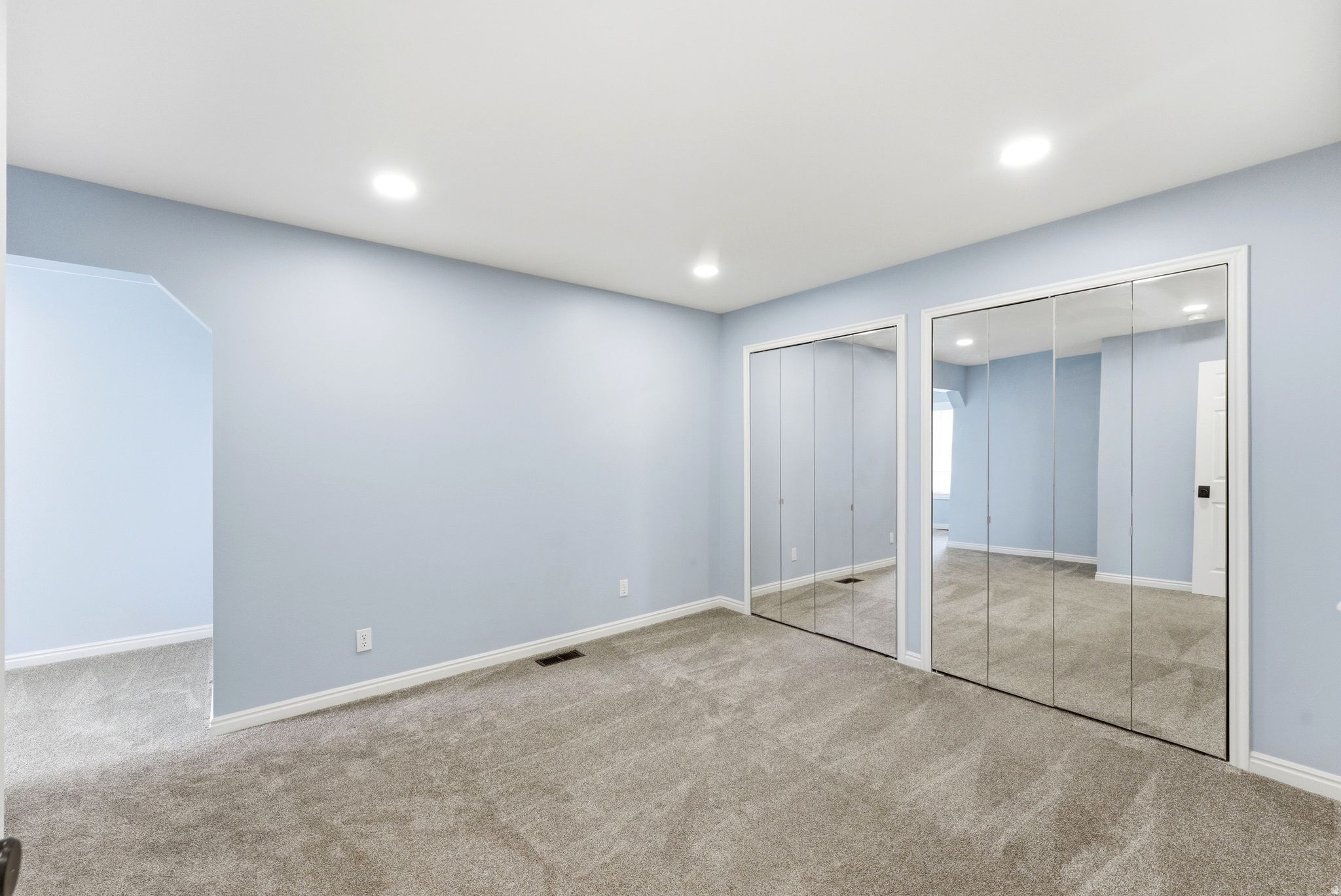 SWISS OAKS CONDOMINIUMS - Residential Lease