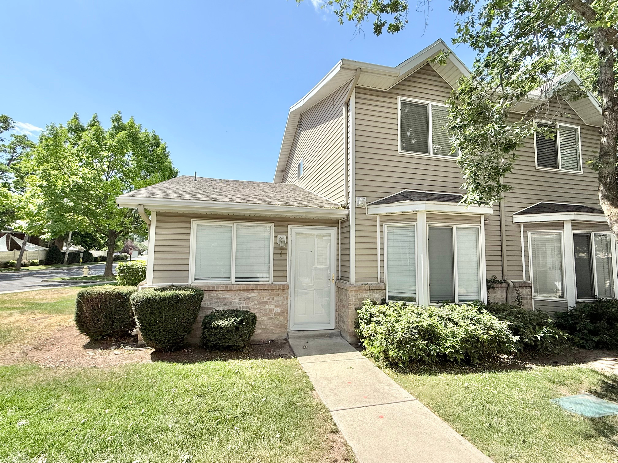 MURRAY OAKS CONDM - Residential