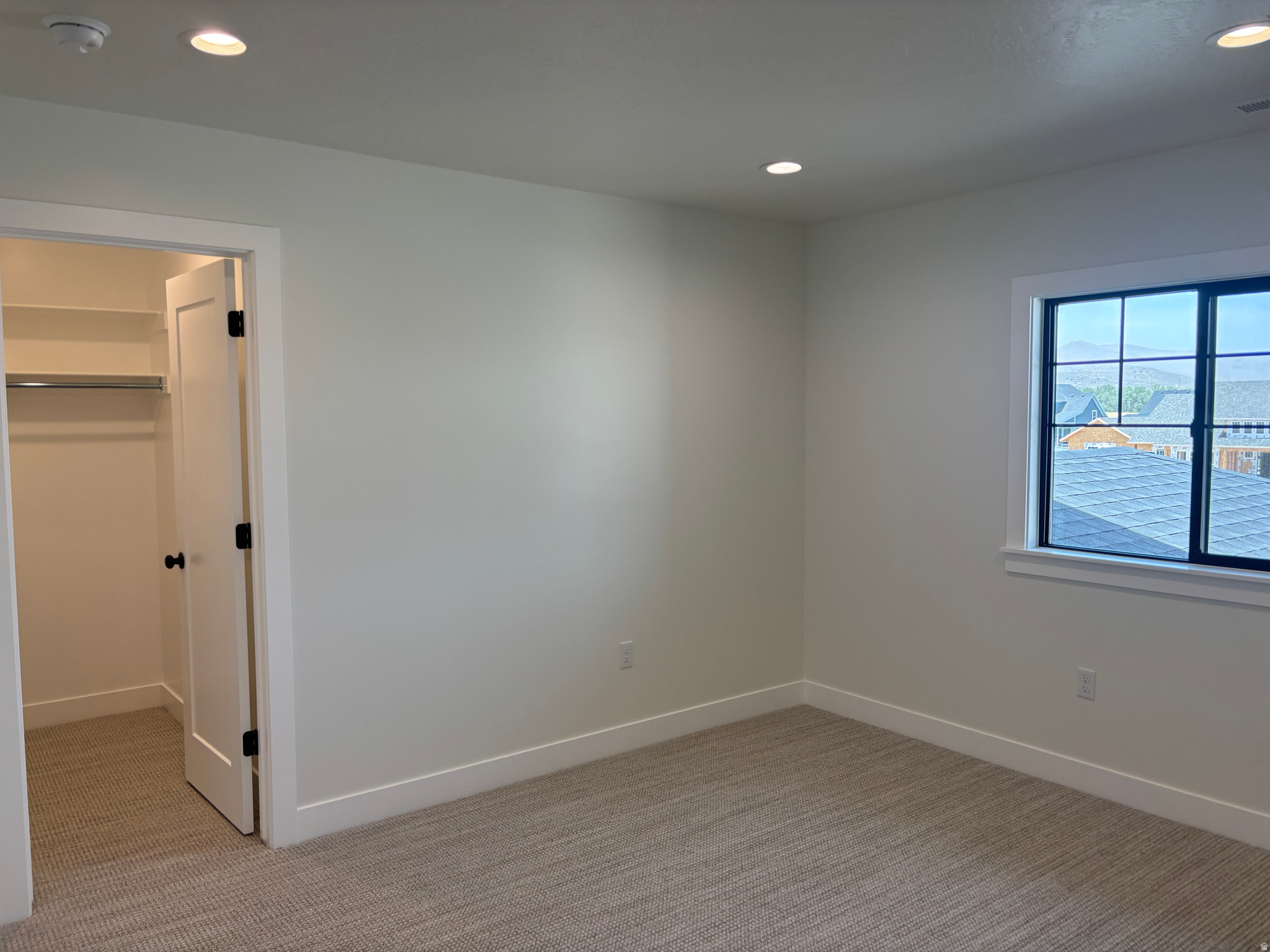 BEACON POINTE - Residential
