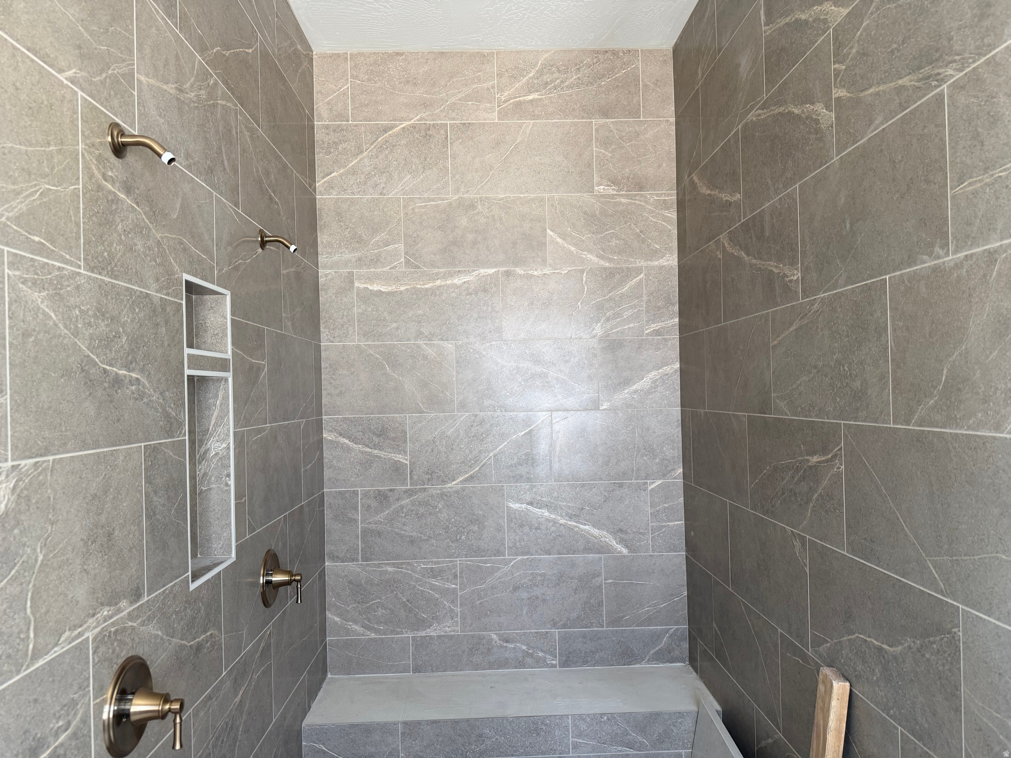 BEACON POINTE - Residential