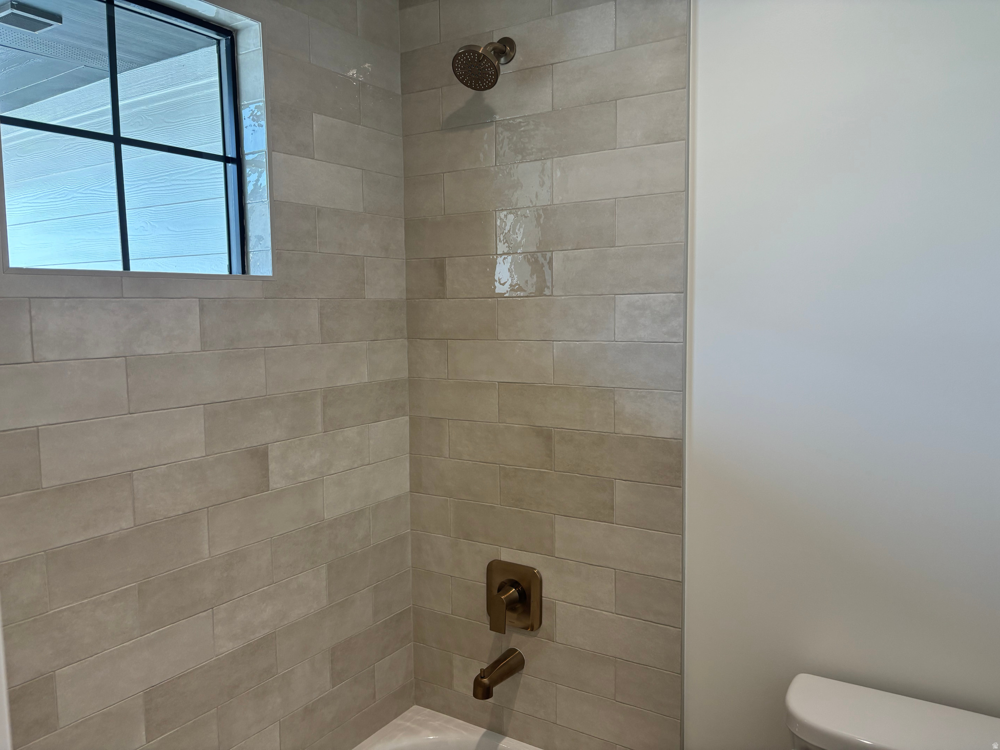BEACON POINTE - Residential