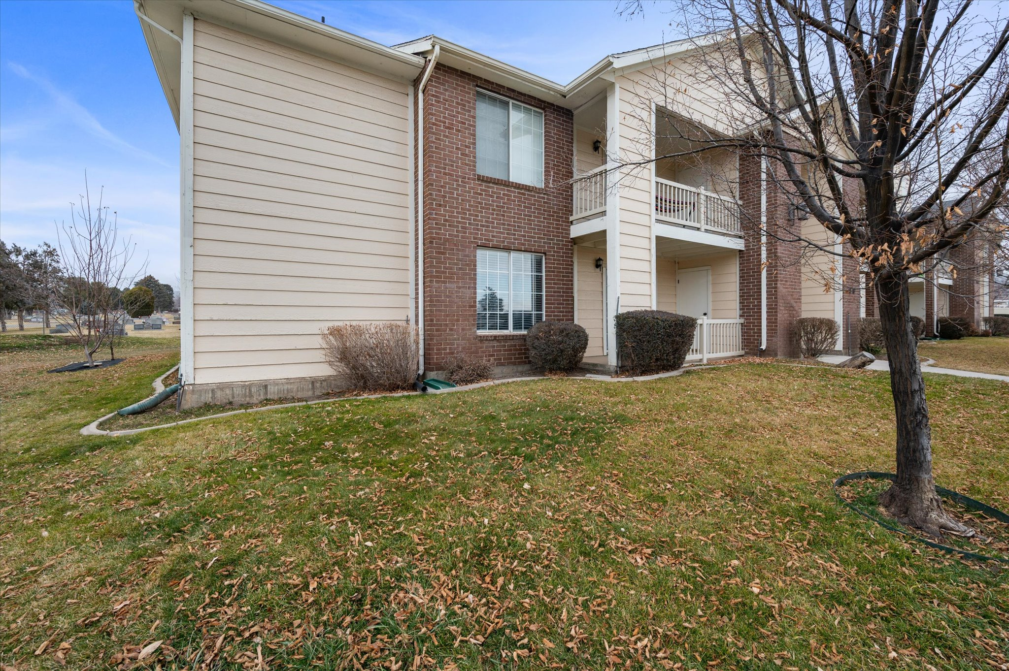 Enjoy easy, single-level living in this well-appointed condo in Bountiful. Designed for comfort and convenience, this home features a spacious primary suite, functional layout, and low-maintenance lifestyle. Ideally located just minutes from shopping, dining, and everyday amenities, with a quick commute to both Salt Lake City and Salt Lake City International Airport, this property offers the perfect balance of accessibility and tranquility. Tucked away from the main road, you'll appreciate the quiet setting while still being close to everything you need. Whether you're looking to simplify, invest, or enjoy main-level living, this condo checks all the boxes.