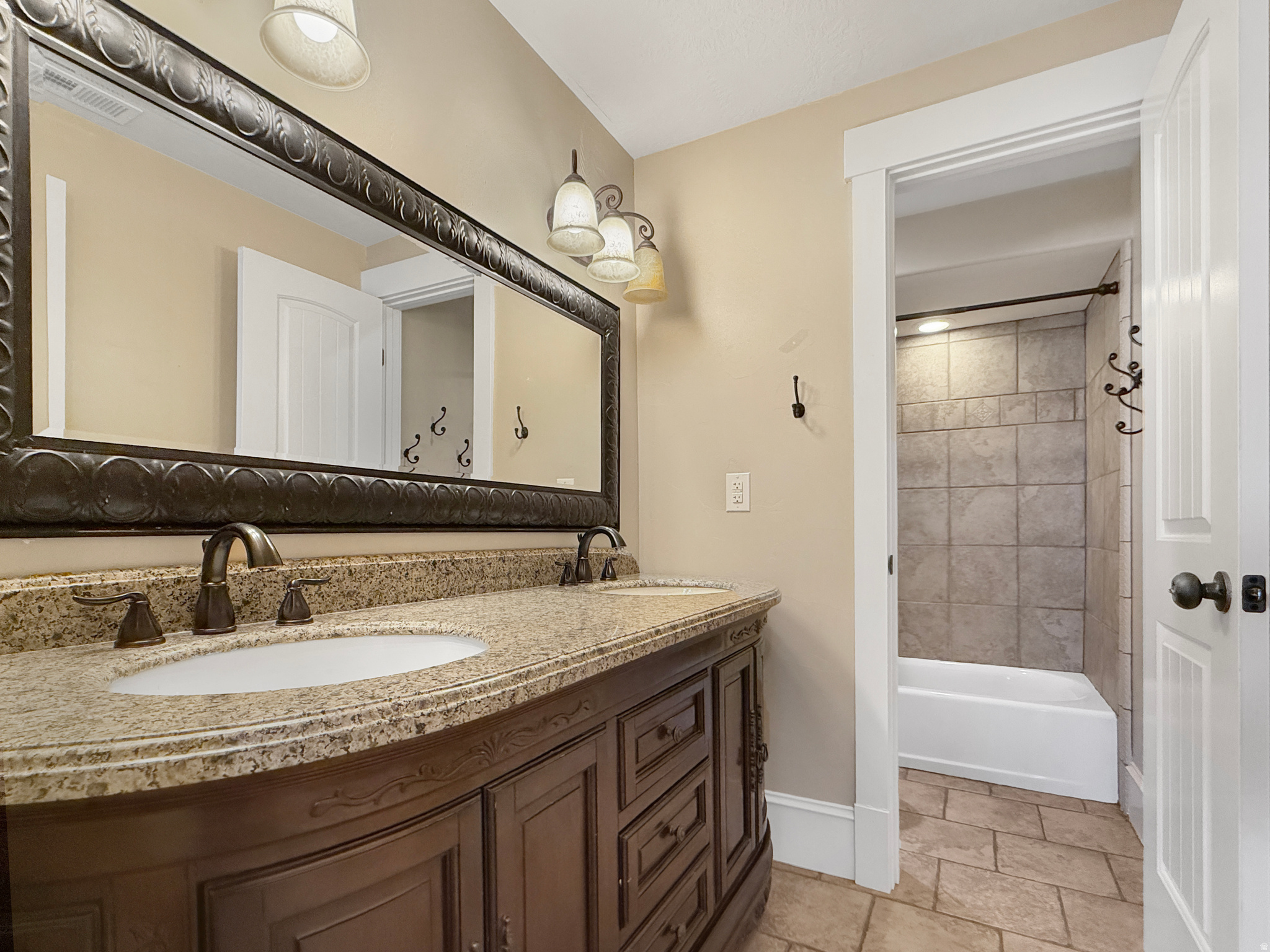 HERITAGE FARMS - Residential