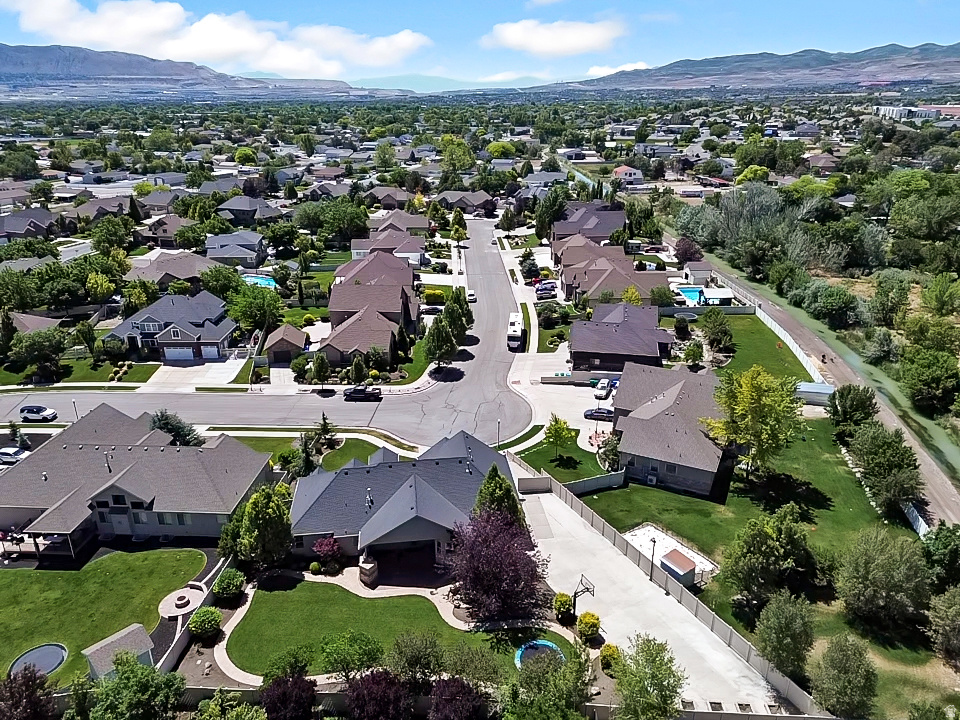 HERITAGE FARMS - Residential
