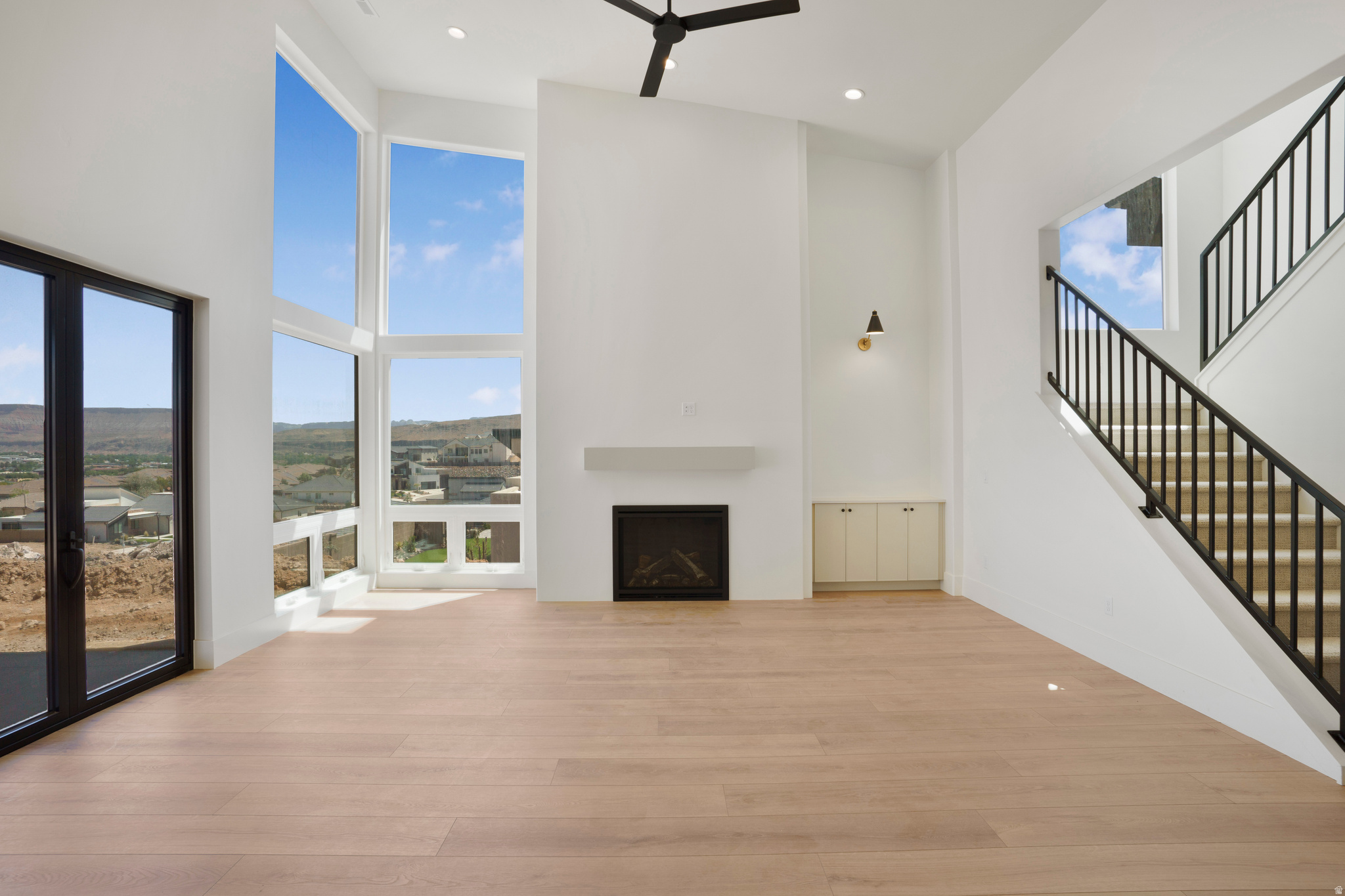 SCENIC POINT - Residential