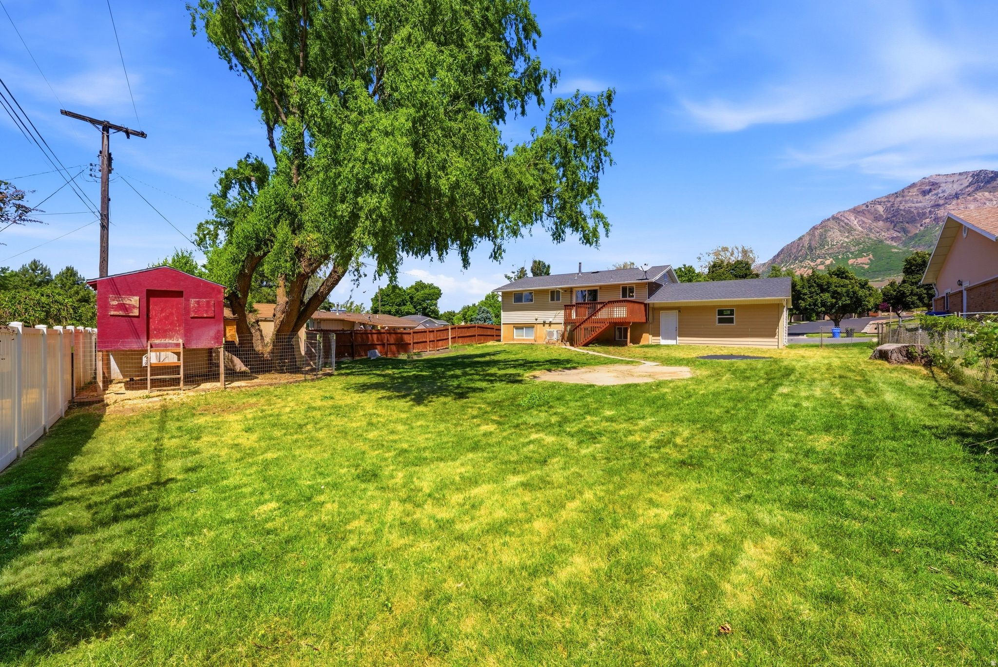NORTHRIDGE - Residential