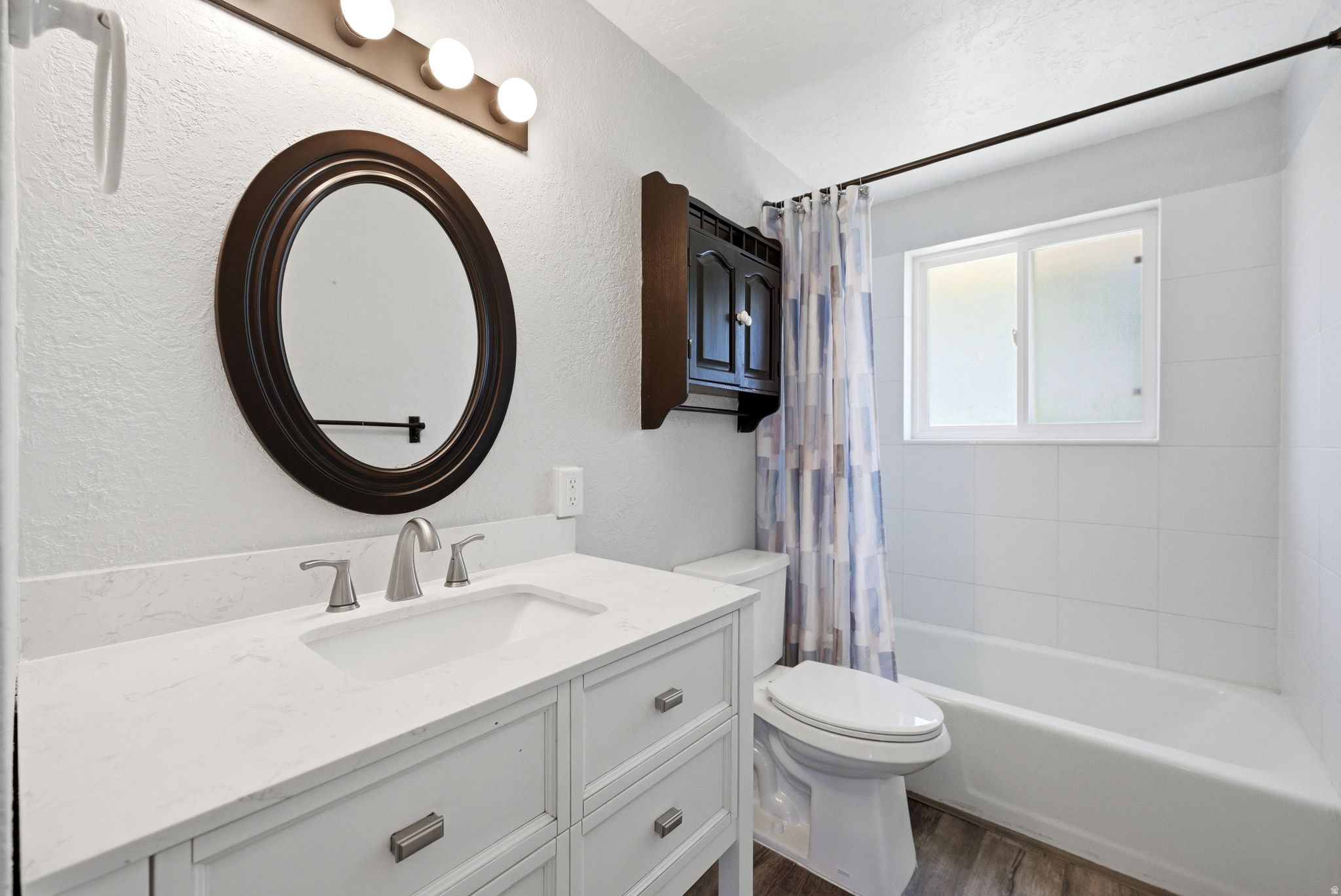 NORTHRIDGE - Residential