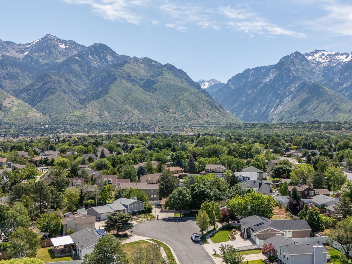 WILLOW CREEK MEADOWS - Residential