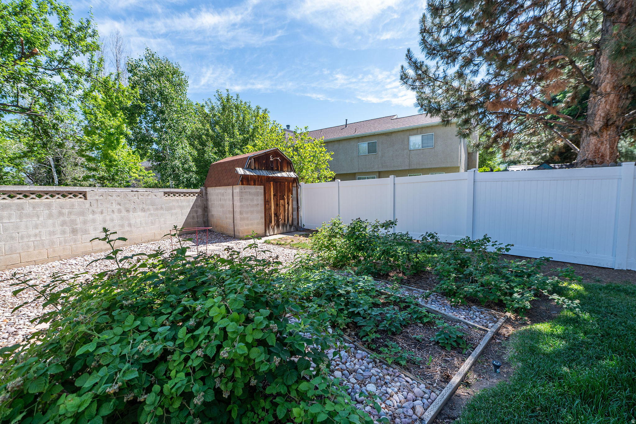 WILLOW CREEK MEADOWS - Residential