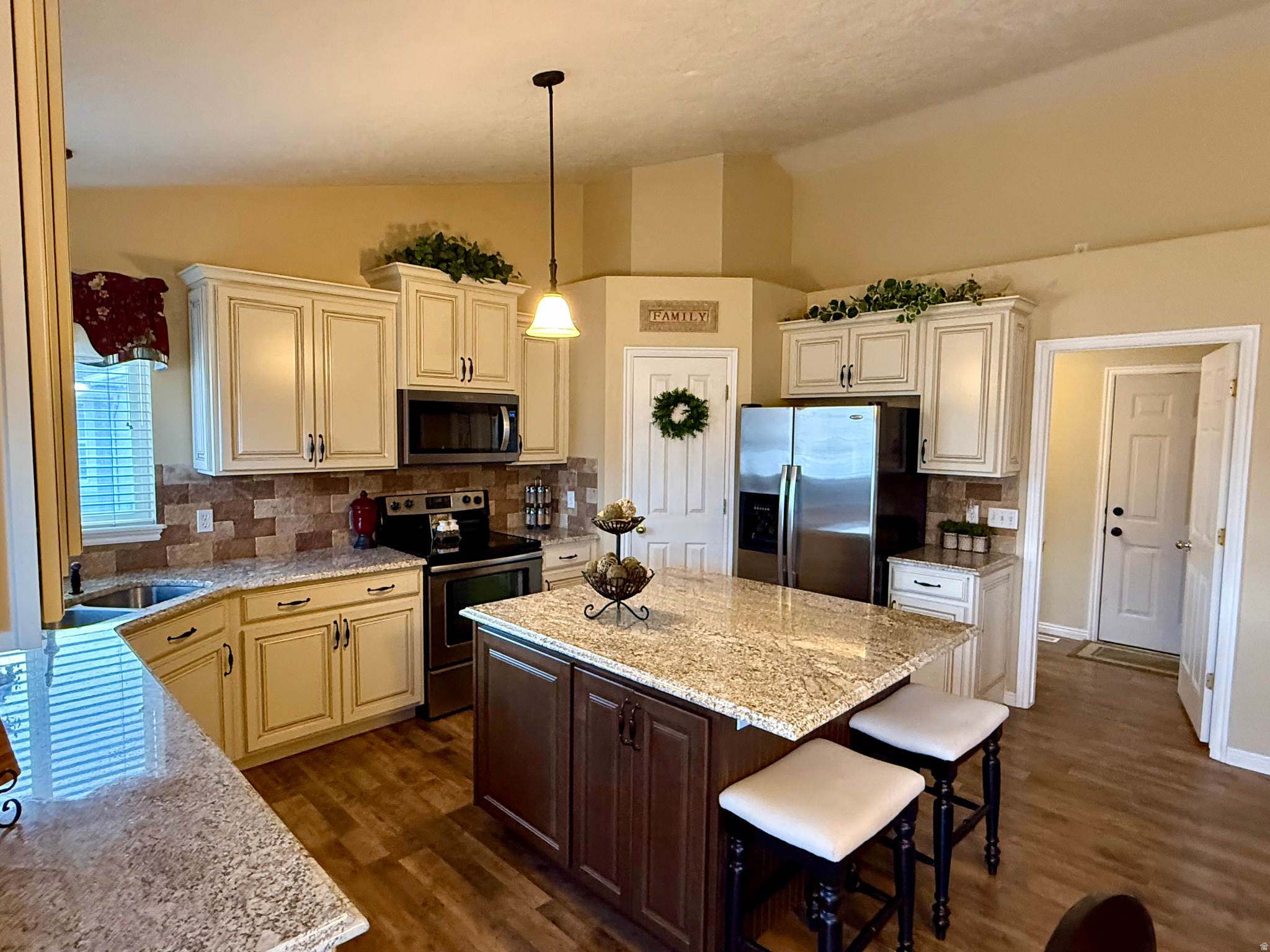 RIVERTON VILLAGE - Residential