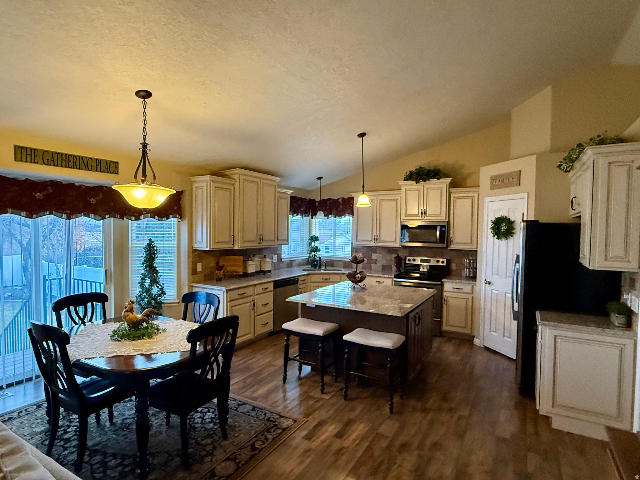 RIVERTON VILLAGE - Residential