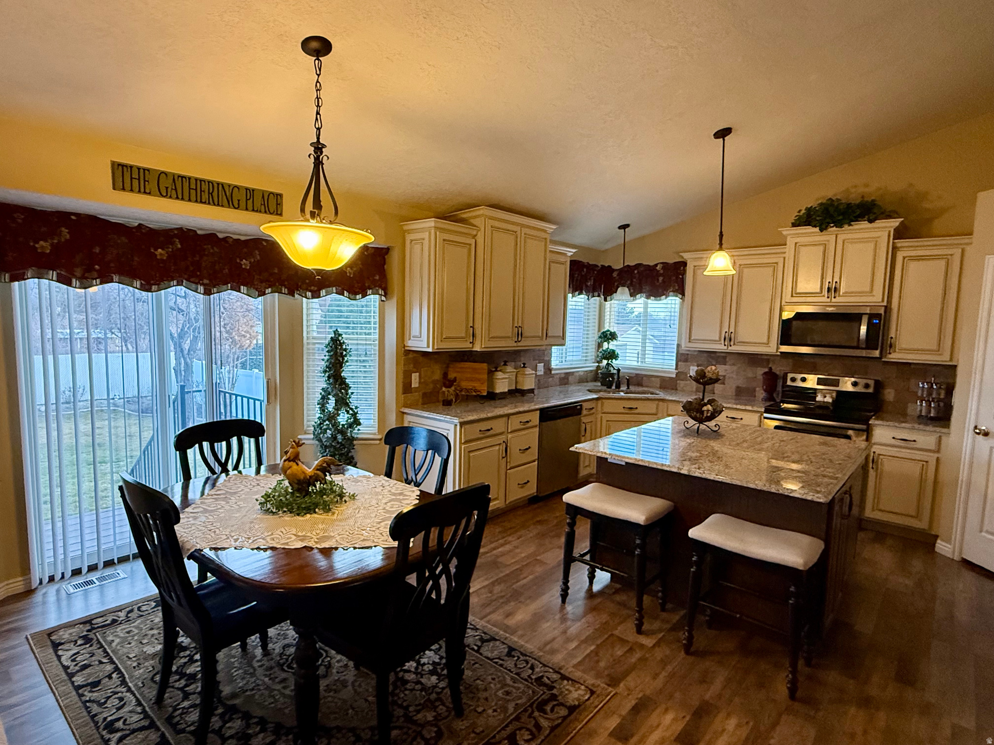 RIVERTON VILLAGE - Residential