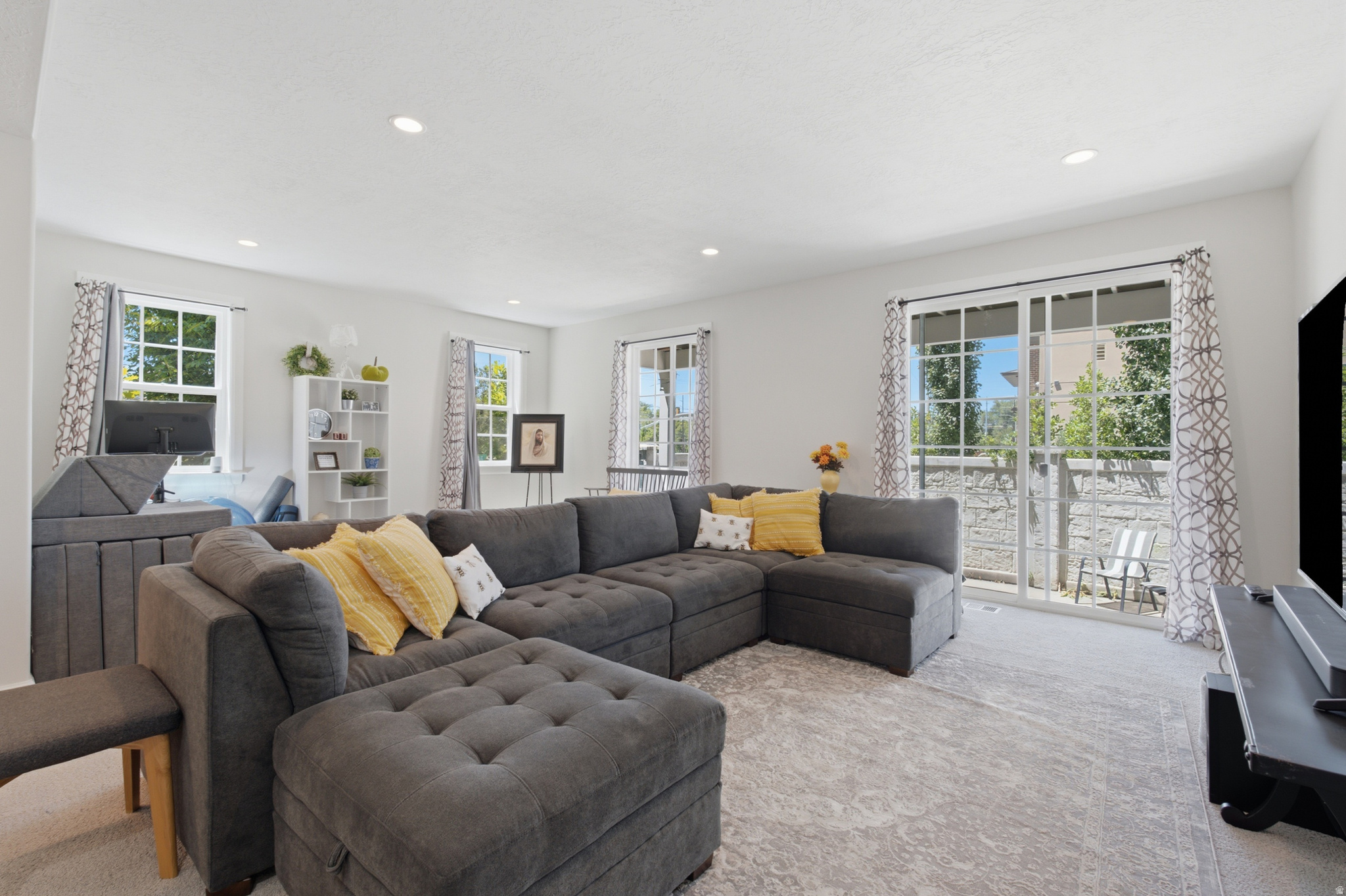 OLDE IVY - Residential