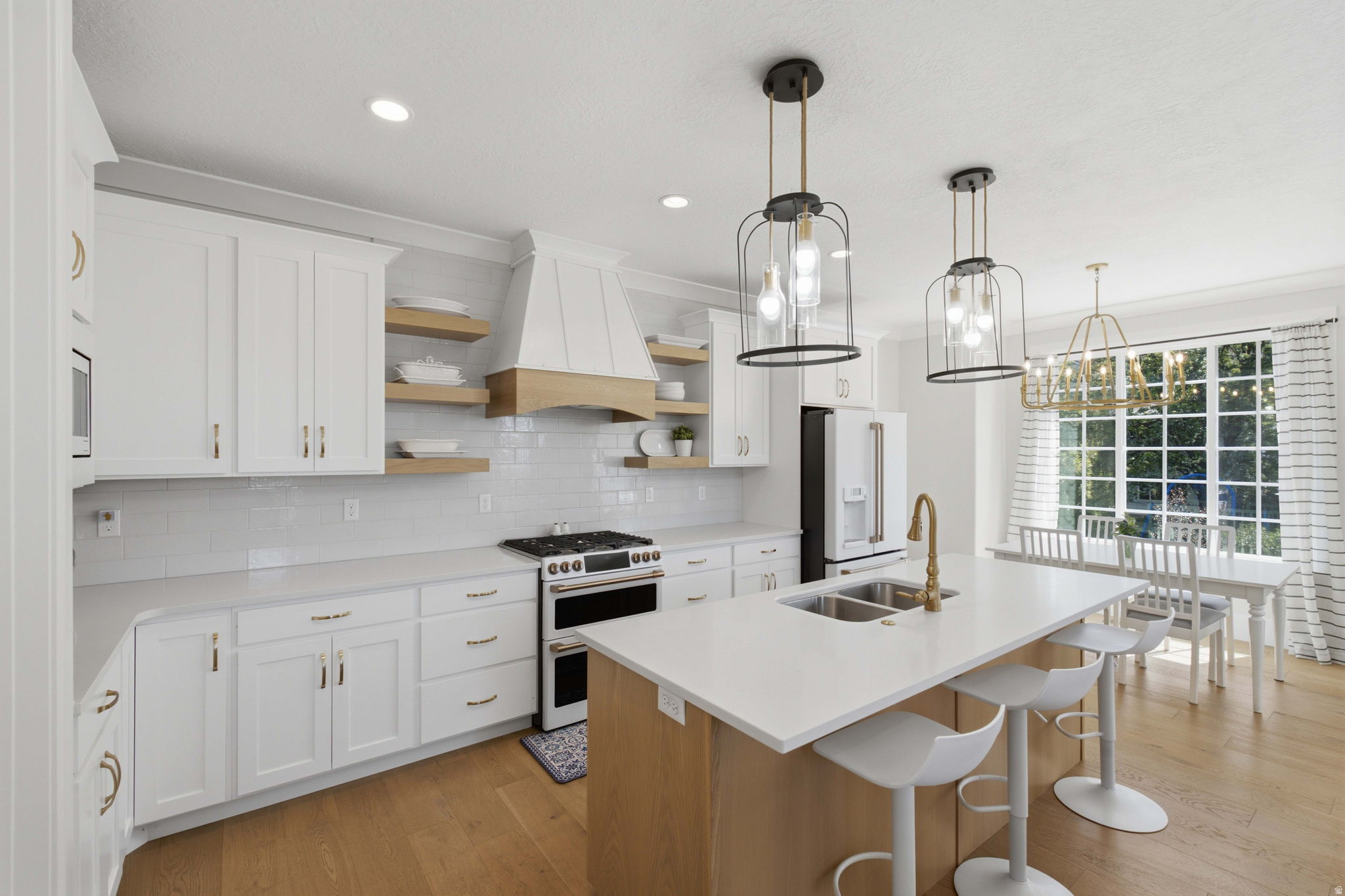 OLDE IVY - Residential