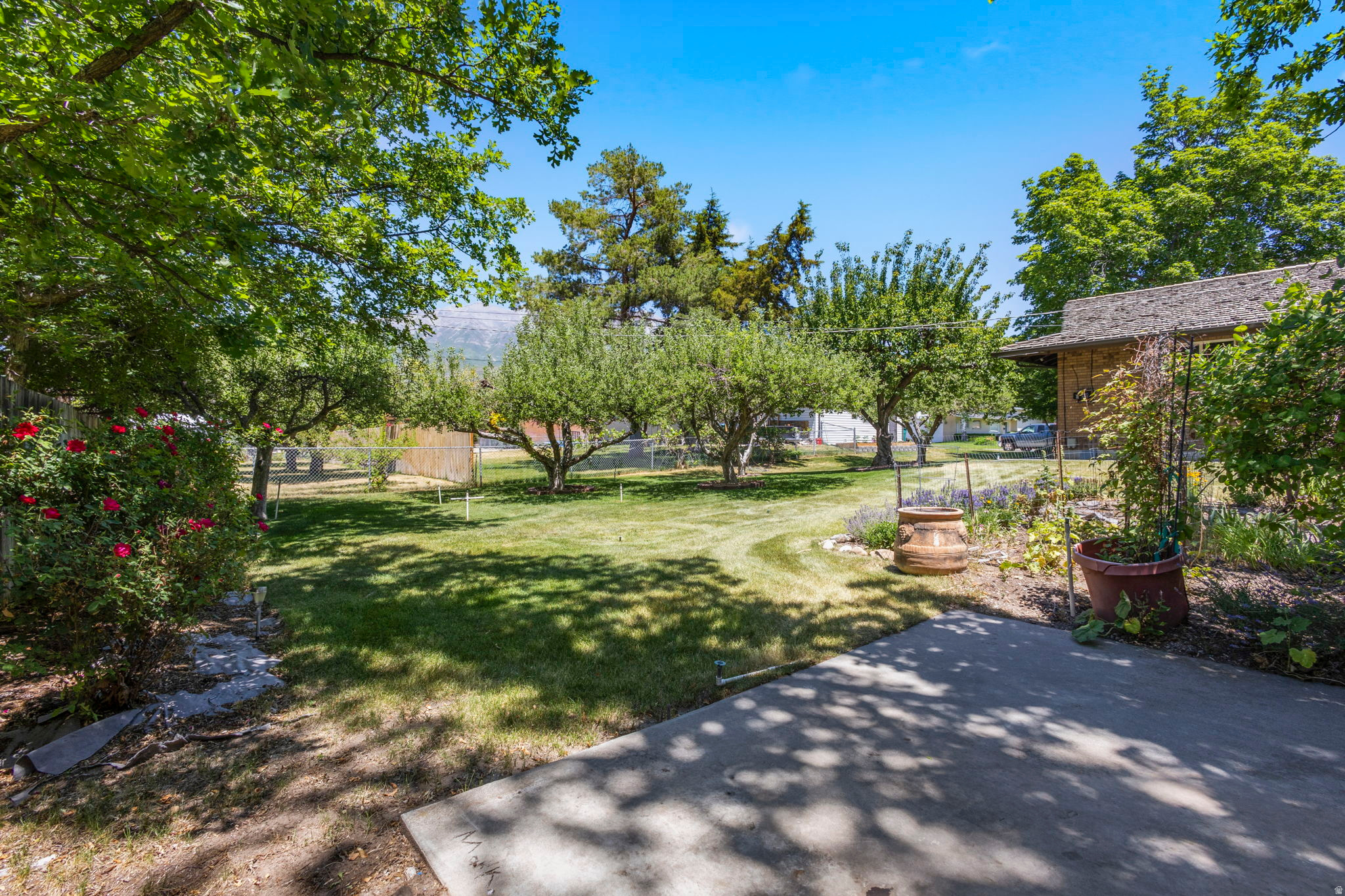 MONT ROSE ESTATES - Residential