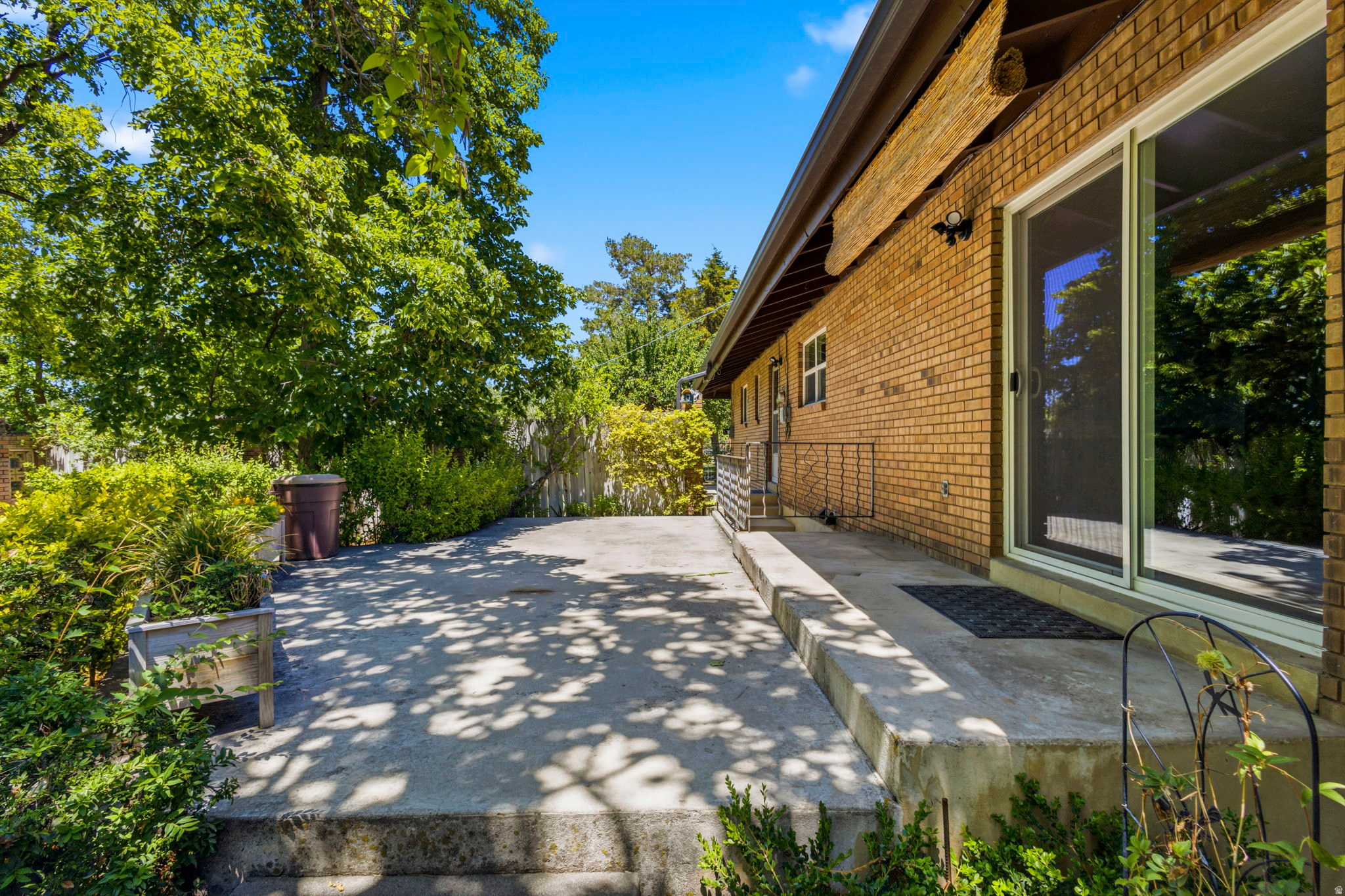 MONT ROSE ESTATES - Residential