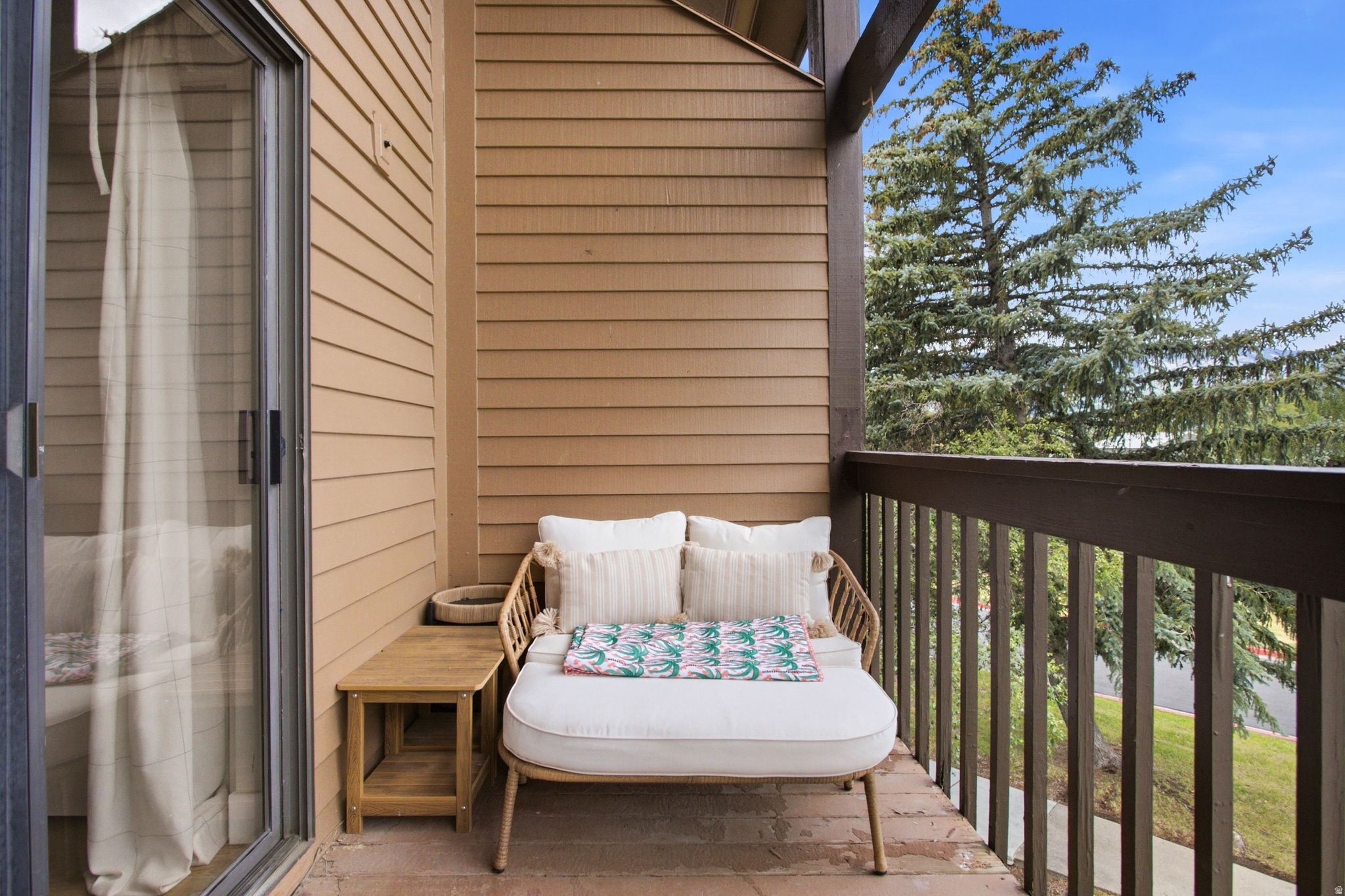 WOLF LODGE - Residential
