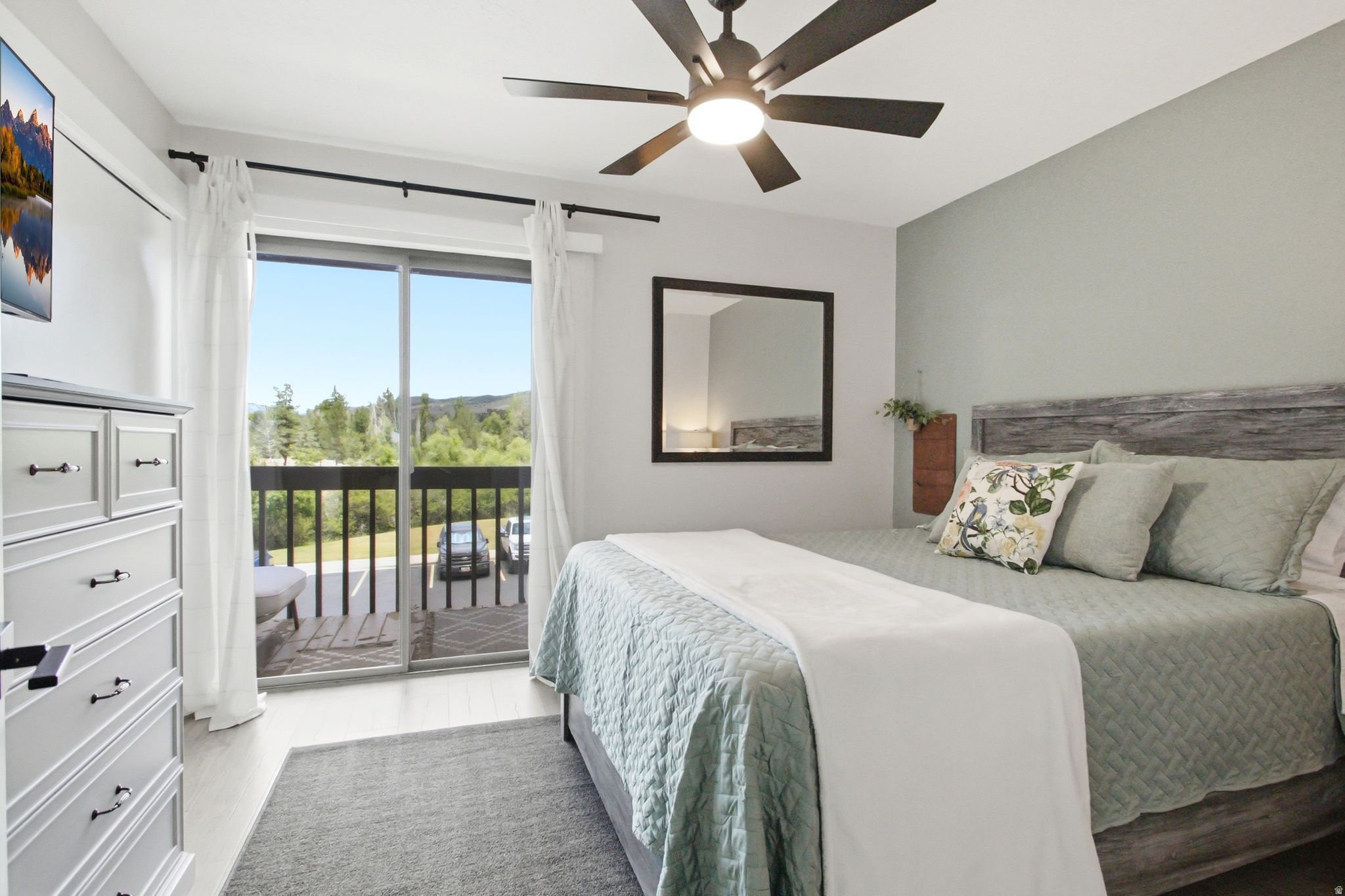 WOLF LODGE - Residential