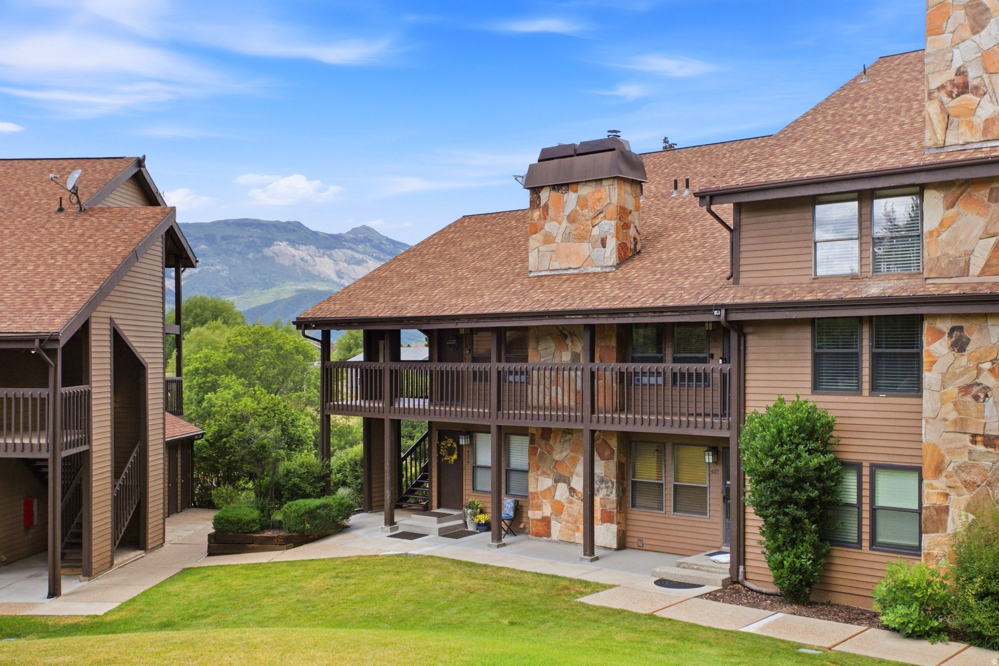 WOLF LODGE - Residential