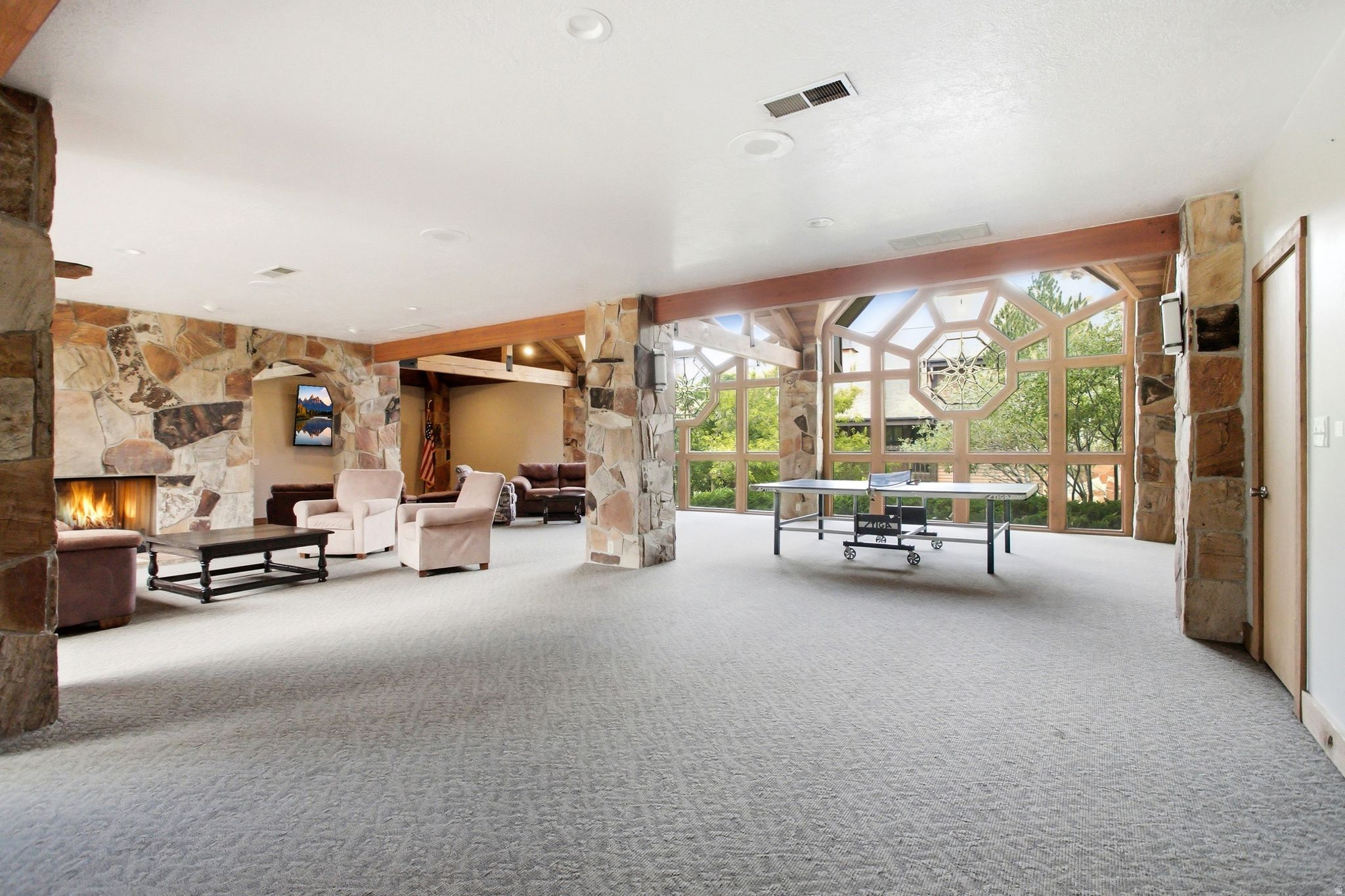 WOLF LODGE - Residential