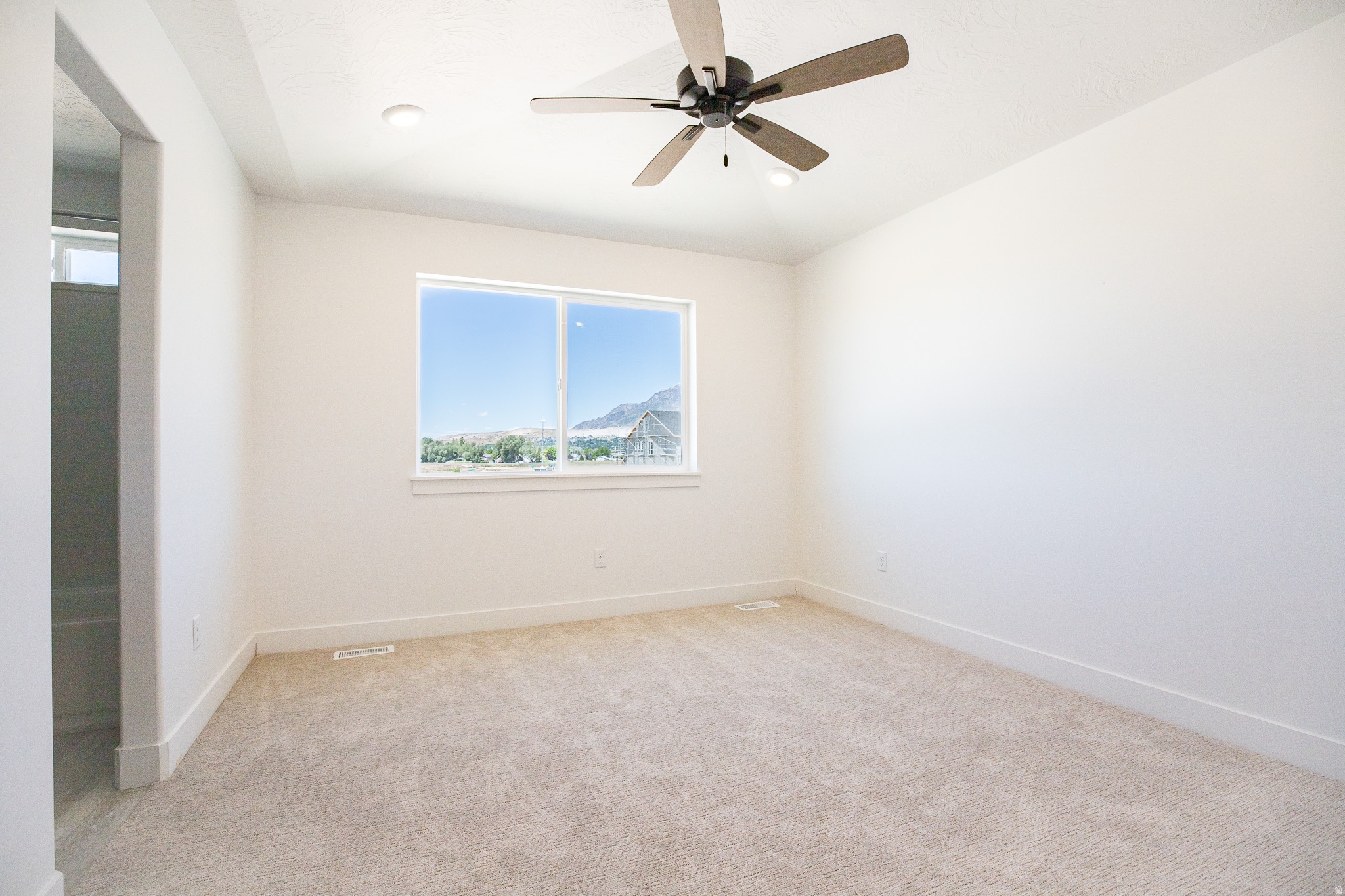 LOMOND HEIGHTS - Residential