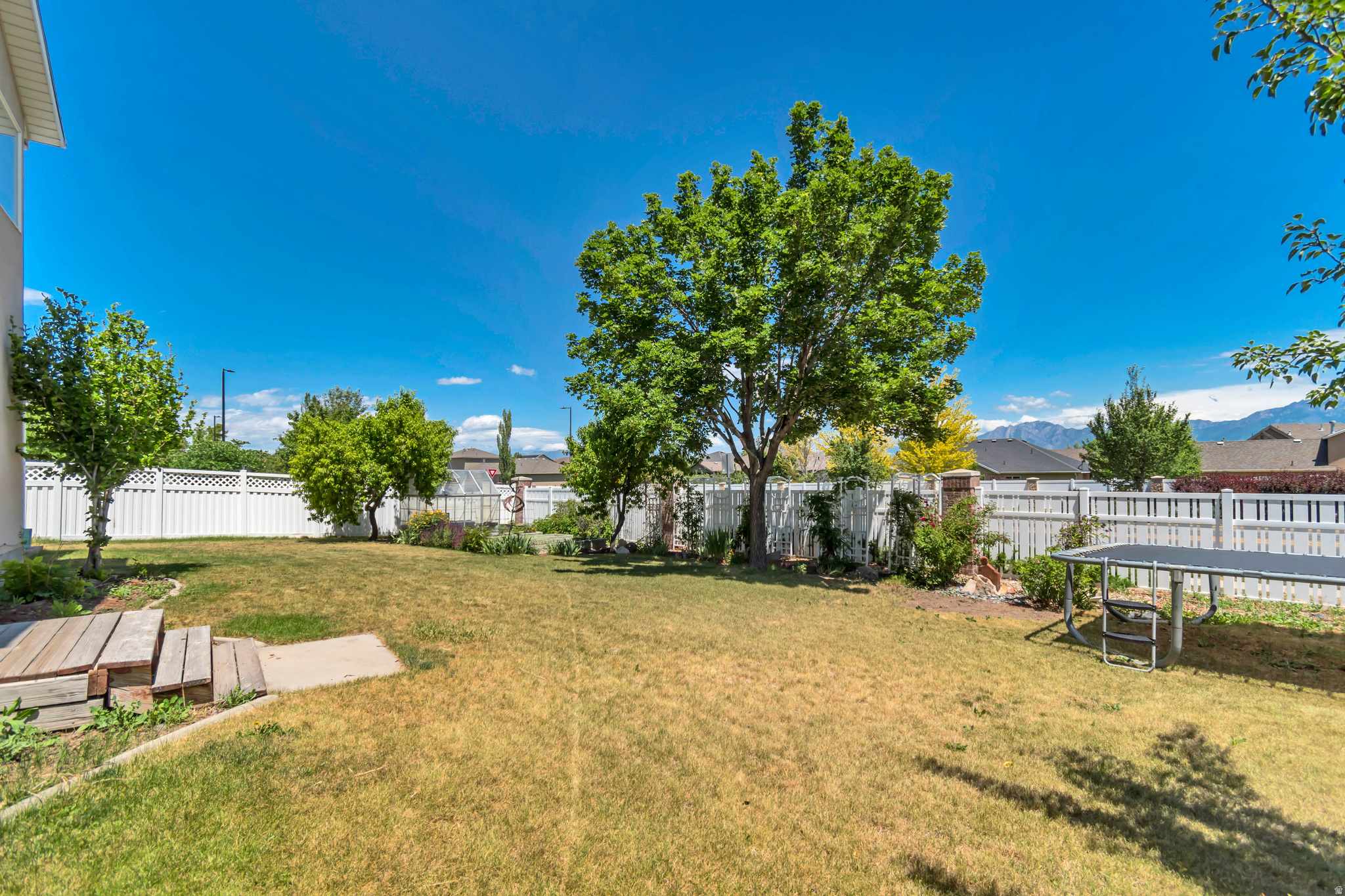 PARK VILLAGE - Residential