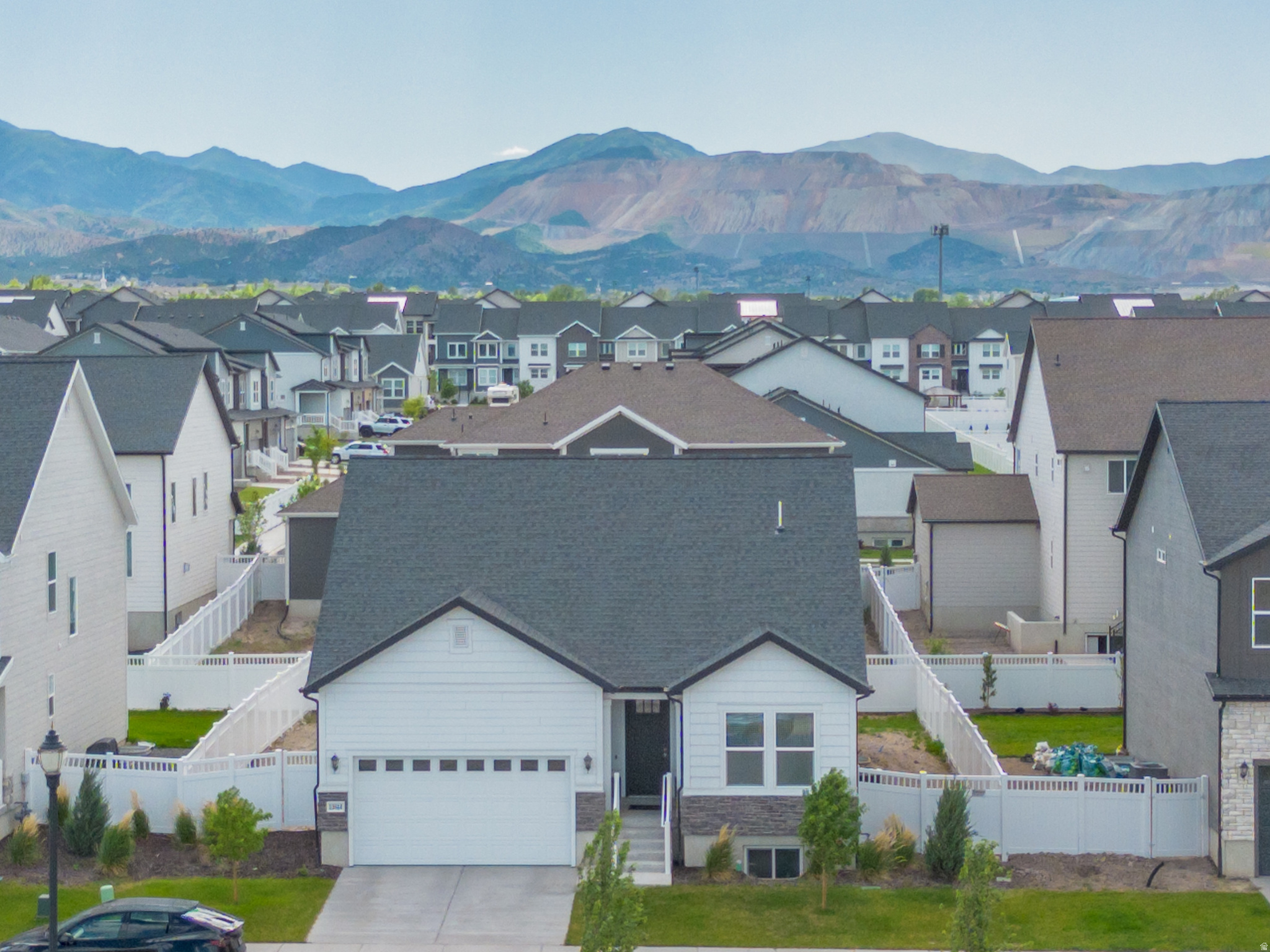 MOUNTAIN RIDGE - Residential