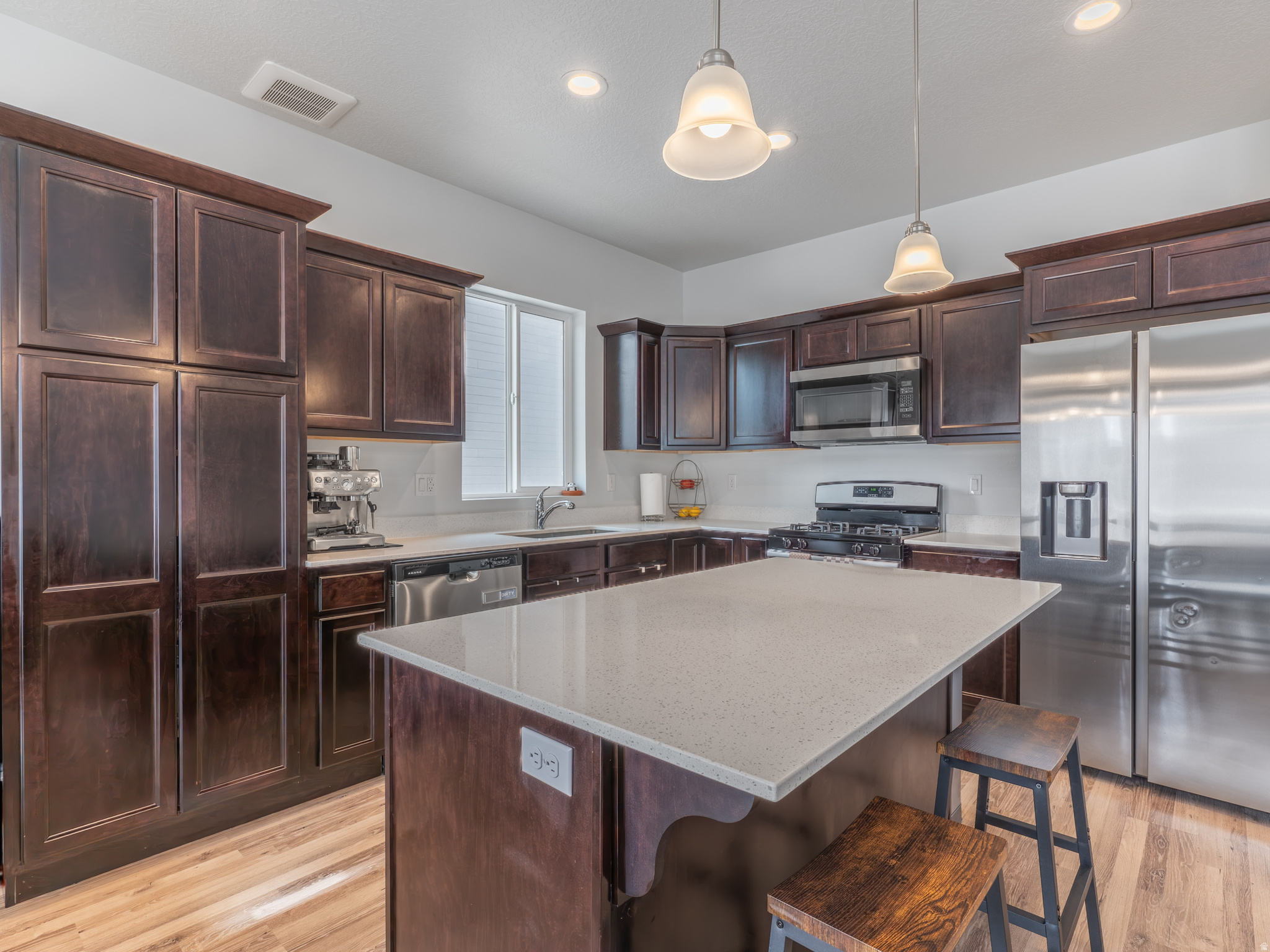 MOUNTAIN RIDGE - Residential