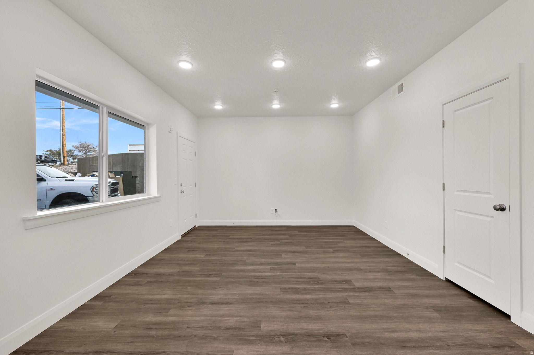 ASPEN APTS - Residential